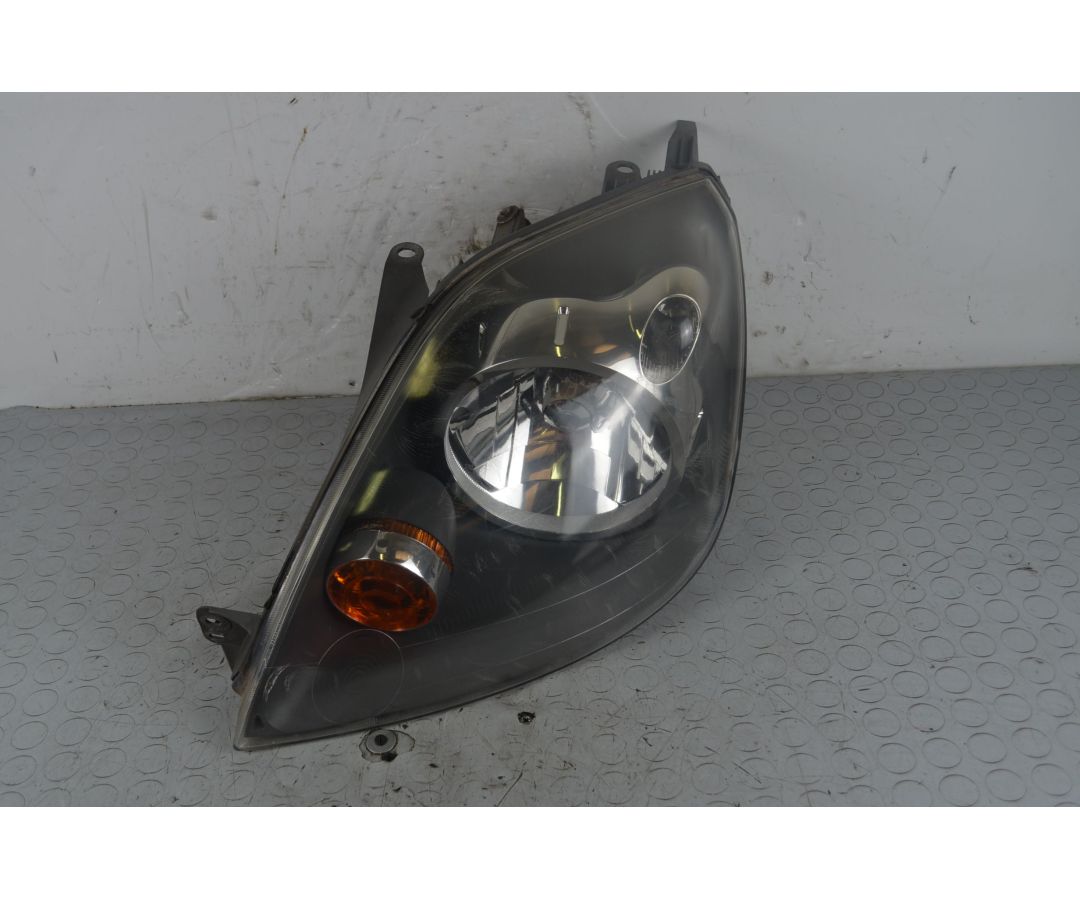 Faro anteriore SX Ford Fiesta V Dal 2006 al 2008 Cod 6561-13W030-AD 1718351679453 Faro anteriore SX Ford Fiesta V Dal 2006 al 2008 Cod 6561-13W030-AD 1718351679453