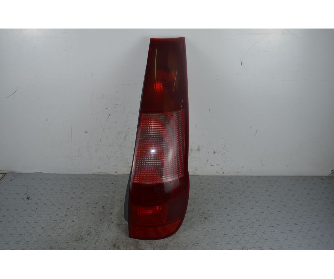 Fanale Stop posteriore DX Fiat Punto dal 1993 al 1999 Cod 7730722 1718352864407 Fanale Stop posteriore DX Fiat Punto dal 1993 al 1999 Cod 7730722 1718352864407