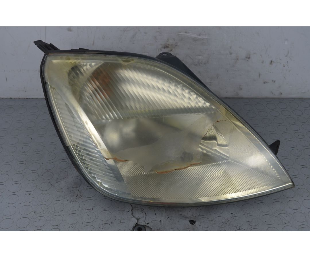 Faro anteriore DX Ford Fiesta V Dal 2002 al 2006 Cod 256X-13W029-AJ 1718367983773 Faro anteriore DX Ford Fiesta V Dal 2002 al 2006 Cod 256X-13W029-AJ 1718367983773