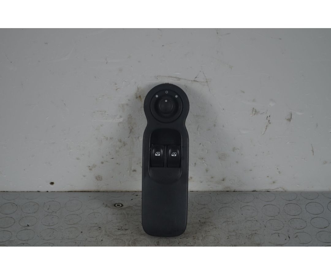 Pulsantiera alzacristalli anteriore SX Renault Modus Dal 2004 al 2013 Cod 8200277630A 1718806614220 Pulsantiera alzacristalli anteriore SX Renault Modus Dal 2004 al 2013 Cod 8200277630A 1718806614220