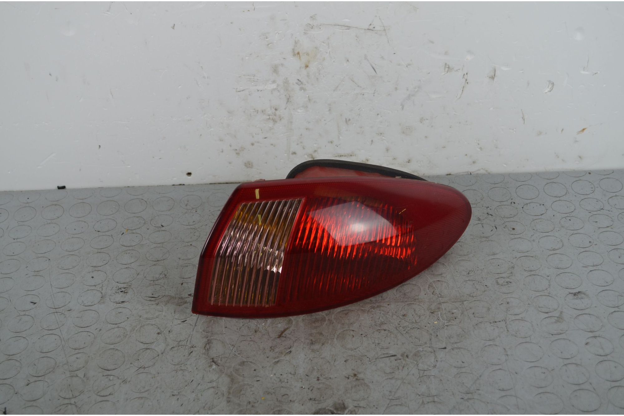 Fanale Stop Posteriore Esterno DX Alfa Romeo 147 dal 2000 al 2010 Cod 46556347  1718879772322