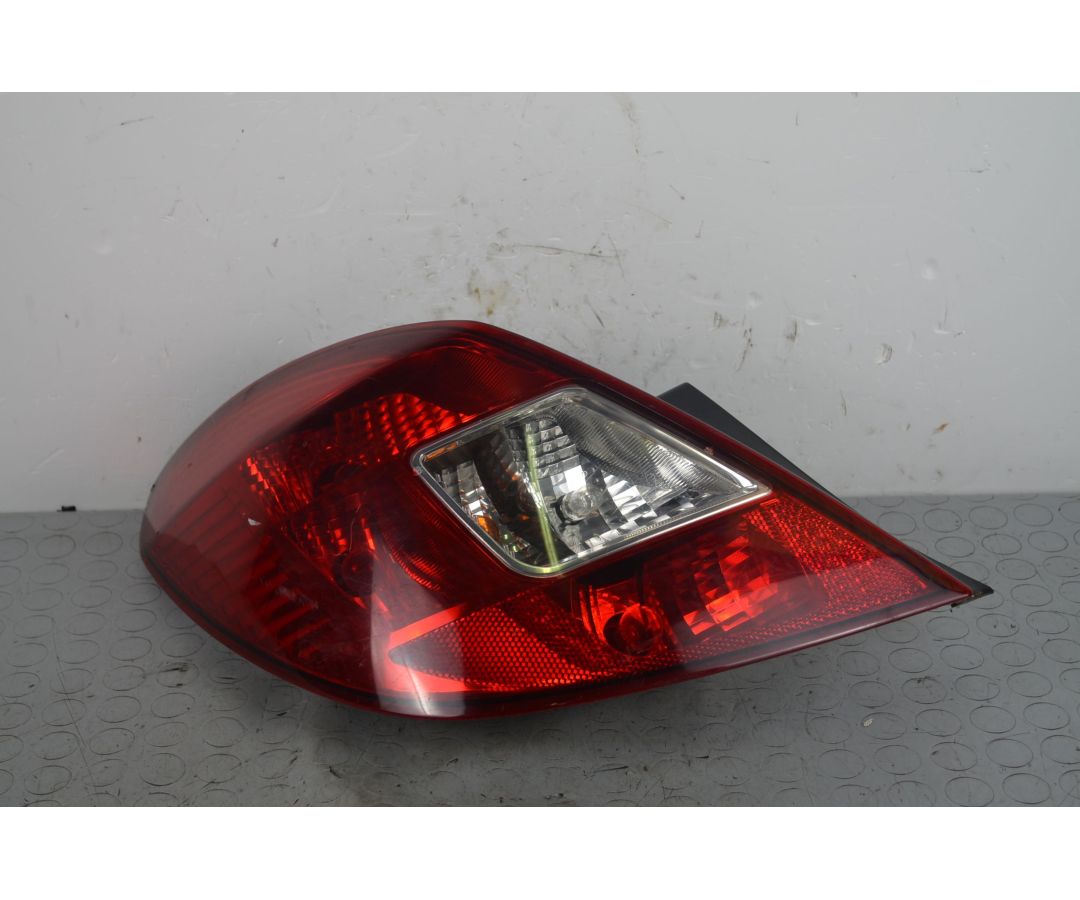 Fanale Stop Posteriore SX Opel Corsa D 5 Porte dal 2006 al 2014 Cod 93190950 1718962068356 Fanale Stop Posteriore SX Opel Corsa D 5 Porte dal 2006 al 2014 Cod 93190950 1718962068356