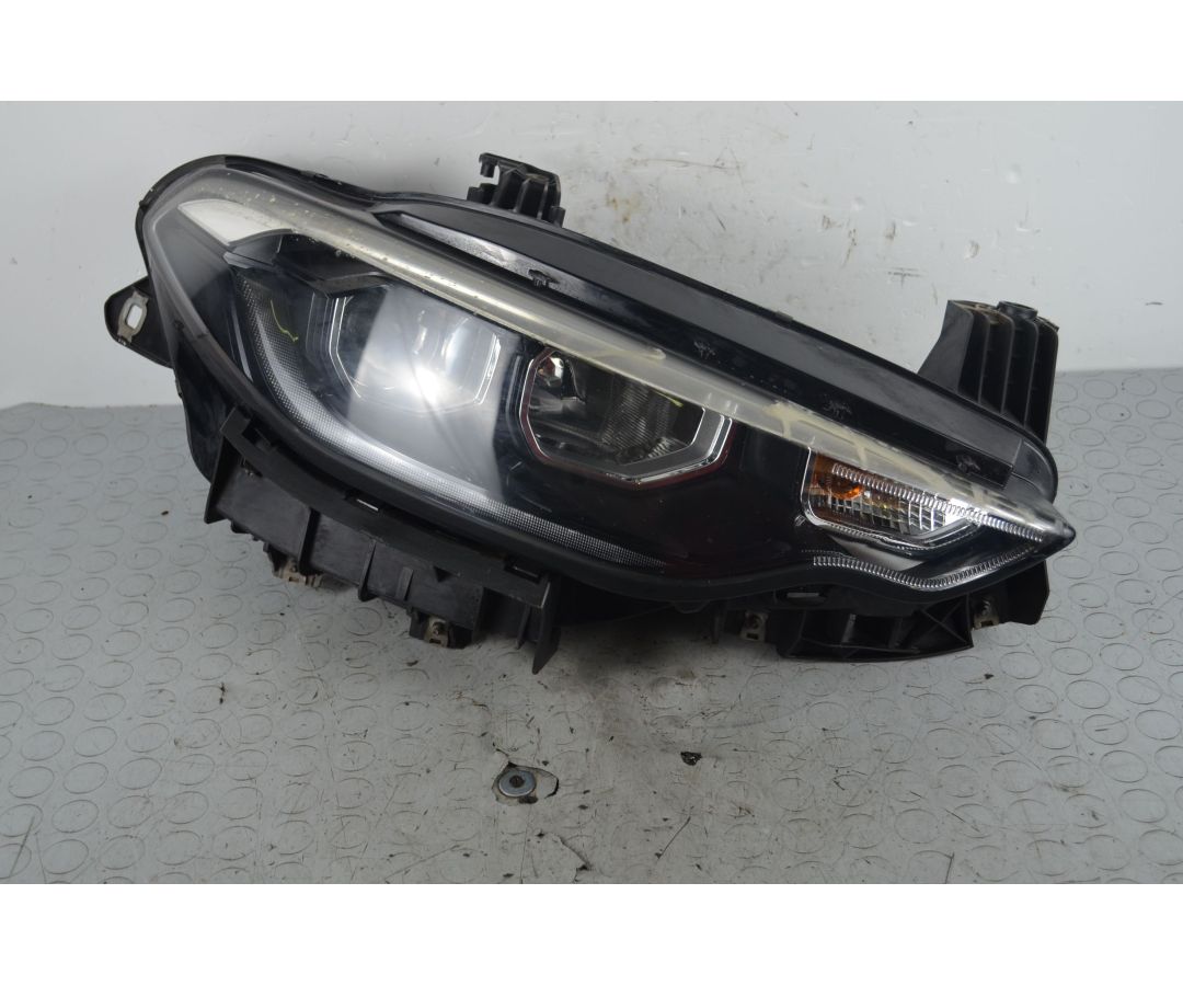 Faro Anteriore DX Fiat Tipo dal 2015 al 2021 Cod 52145155 1719299811615 Faro Anteriore DX Fiat Tipo dal 2015 al 2021 Cod 52145155 1719299811615