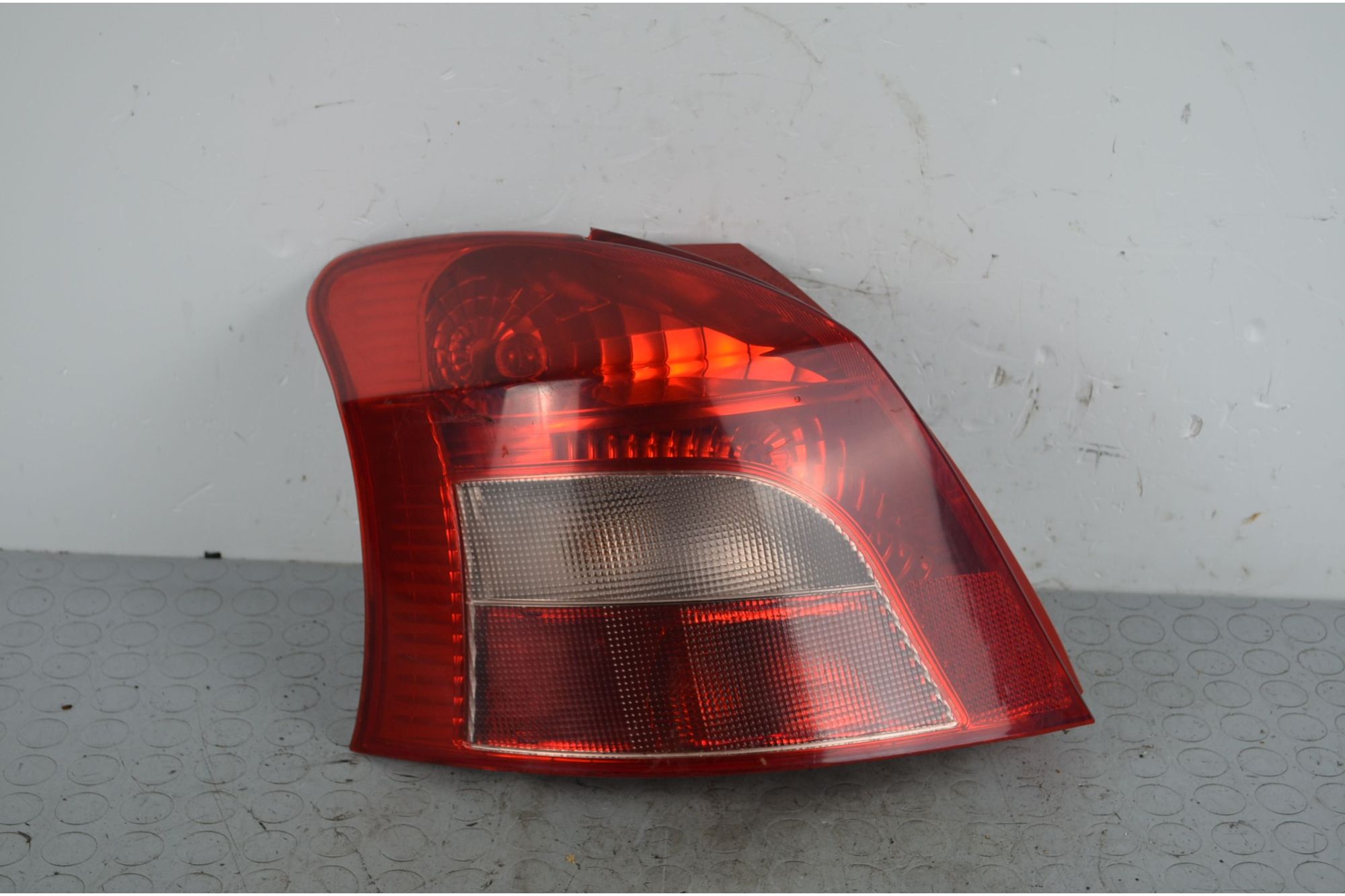Fanale Stop posteriore SX Toyota Yaris II Dal 2005 al 2011 Cod 815610D110  1719301403555