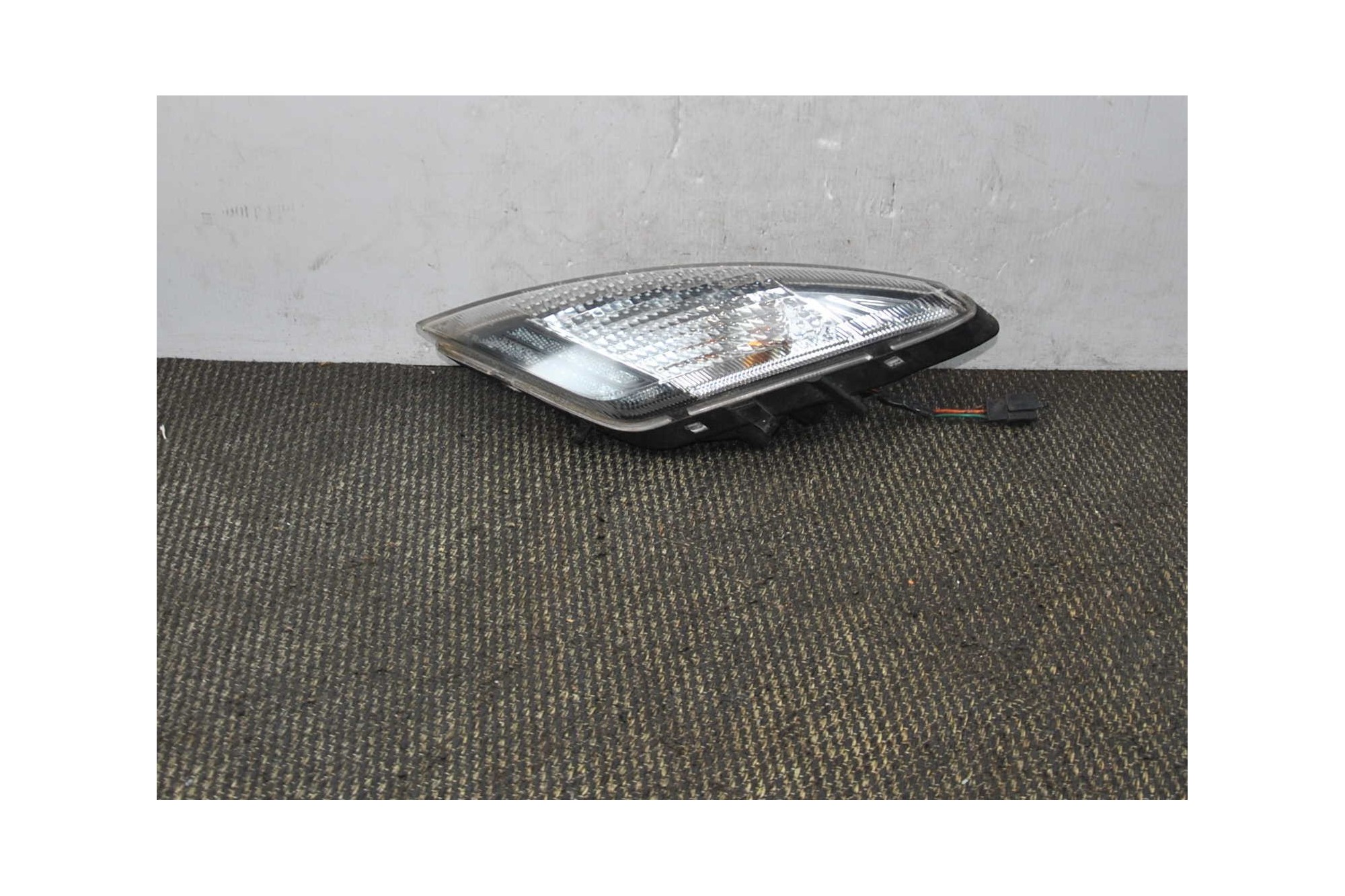 Freccia anteriore sinistra Kymco People GT 300 dal 2003 al 2005 Cod. 92-5228B  2411111172506