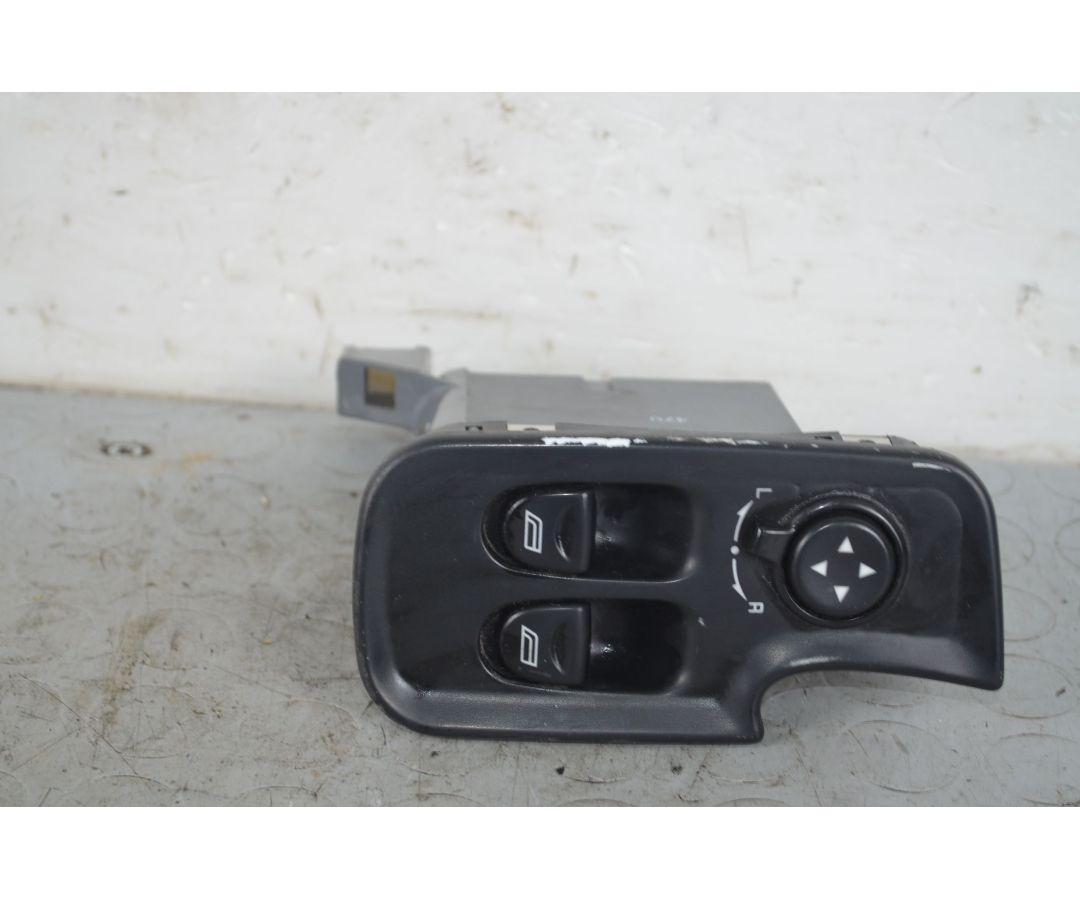 Pulsantiera Alzacristalli Anteriore SX Alfa Romeo 147 dal 2000 al 2010 Cod 156071216 1720600972666 Pulsantiera Alzacristalli Anteriore SX Alfa Romeo 147 dal 2000 al 2010 Cod 156071216 1720600972666
