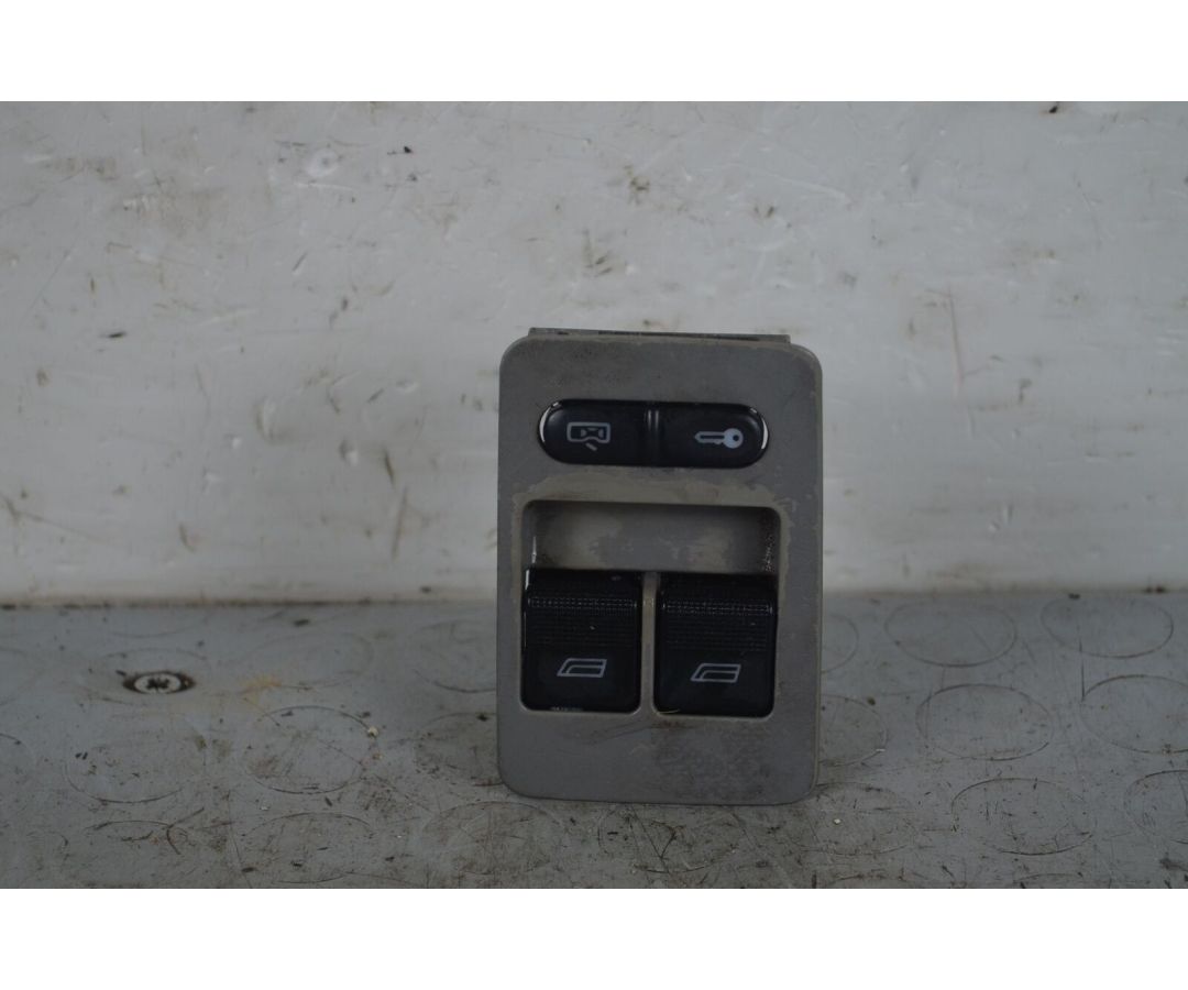Pulsantiera Alzacristalli Anteriore SX Volkswagen Lupo dal 1998 al 2005 Cod 6X1959549A7DE 1720425696181 Pulsantiera Alzacristalli Anteriore SX Volkswagen Lupo dal 1998 al 2005 Cod 6X1959549A7DE 1720425696181