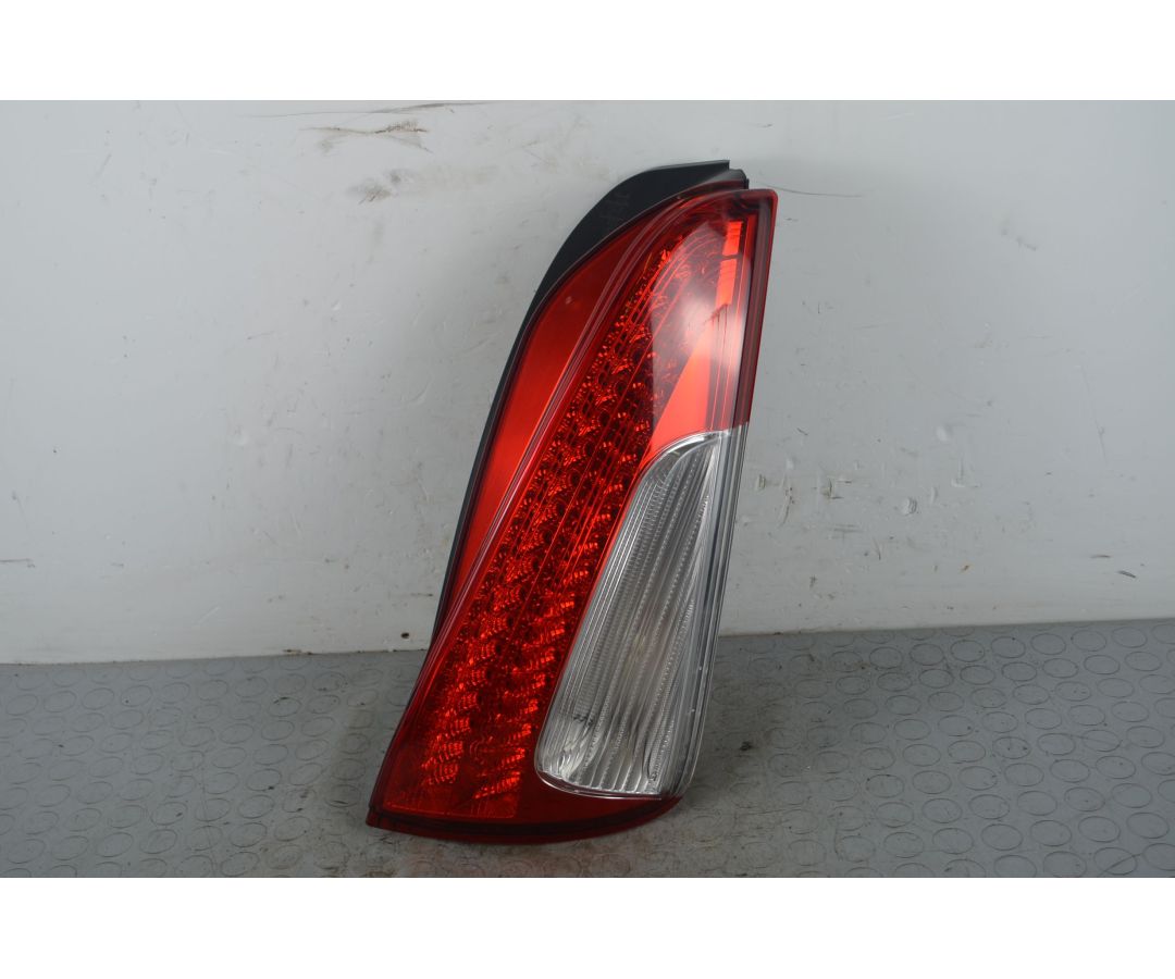 Fanale Stop posteriore DX Lancia Musa Dal 2007 al 2012 Cod 51884858 1722235568450 Fanale Stop posteriore DX Lancia Musa Dal 2007 al 2012 Cod 51884858 1722235568450