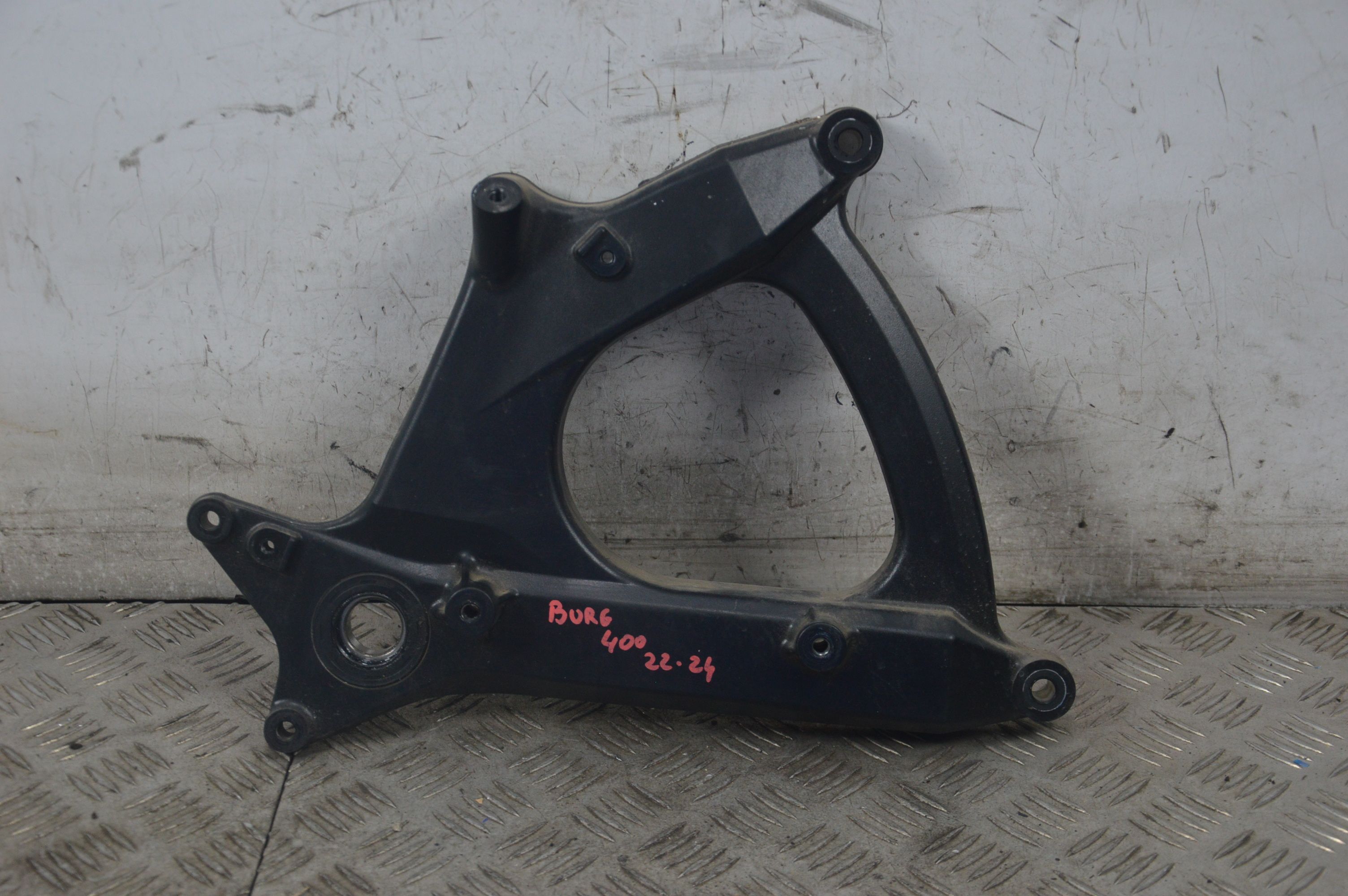 Forcellone Staffa Supporto Marmitta Suzuki Burgman AN 400 Dal 2022 al 202