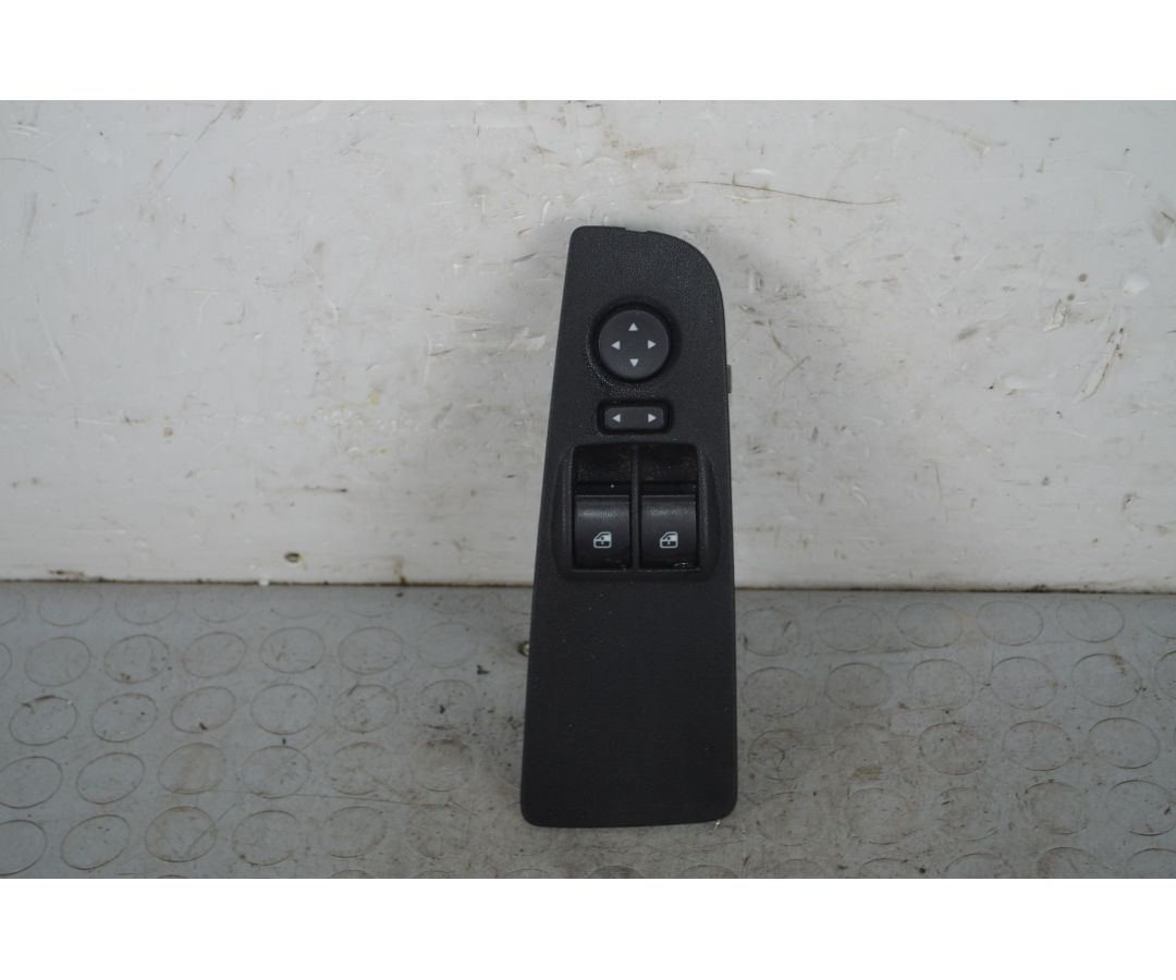 Pulsantiera alzacristalli anteriore SX Fiat Grande Punto Dal 2005 al 2018 Cod 735411028 1722258895892 Pulsantiera alzacristalli anteriore SX Fiat Grande Punto Dal 2005 al 2018 Cod 735411028 1722258895892