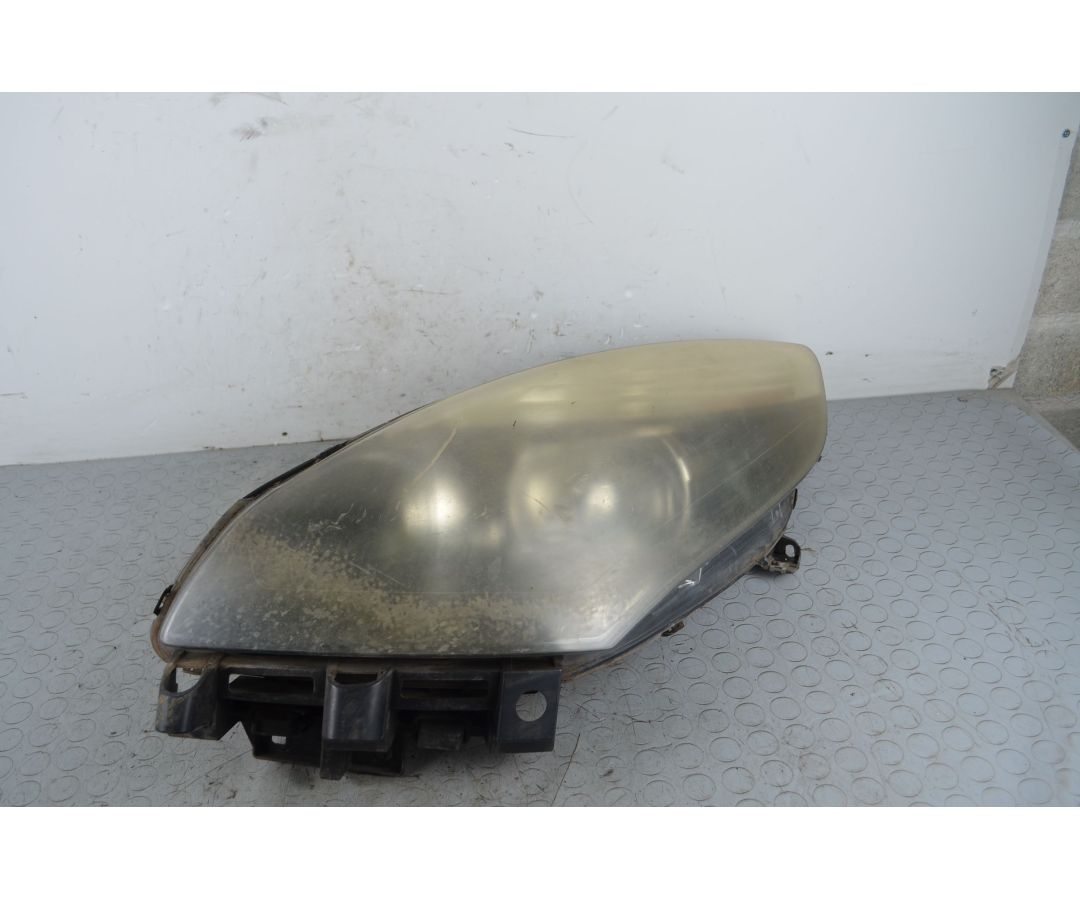 Faro anteriore SX Renault Scenic X-Mod Dal 2009 al 2016 Cod 260600023R 1722326578719 Faro anteriore SX Renault Scenic X-Mod Dal 2009 al 2016 Cod 260600023R 1722326578719