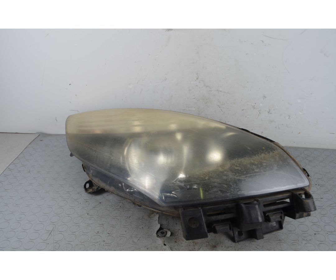 Faro anteriore DX Renault Scenic X-Mod Dal 2009 al 2016 Cod 260100023R 1722327441487 Faro anteriore DX Renault Scenic X-Mod Dal 2009 al 2016 Cod 260100023R 1722327441487