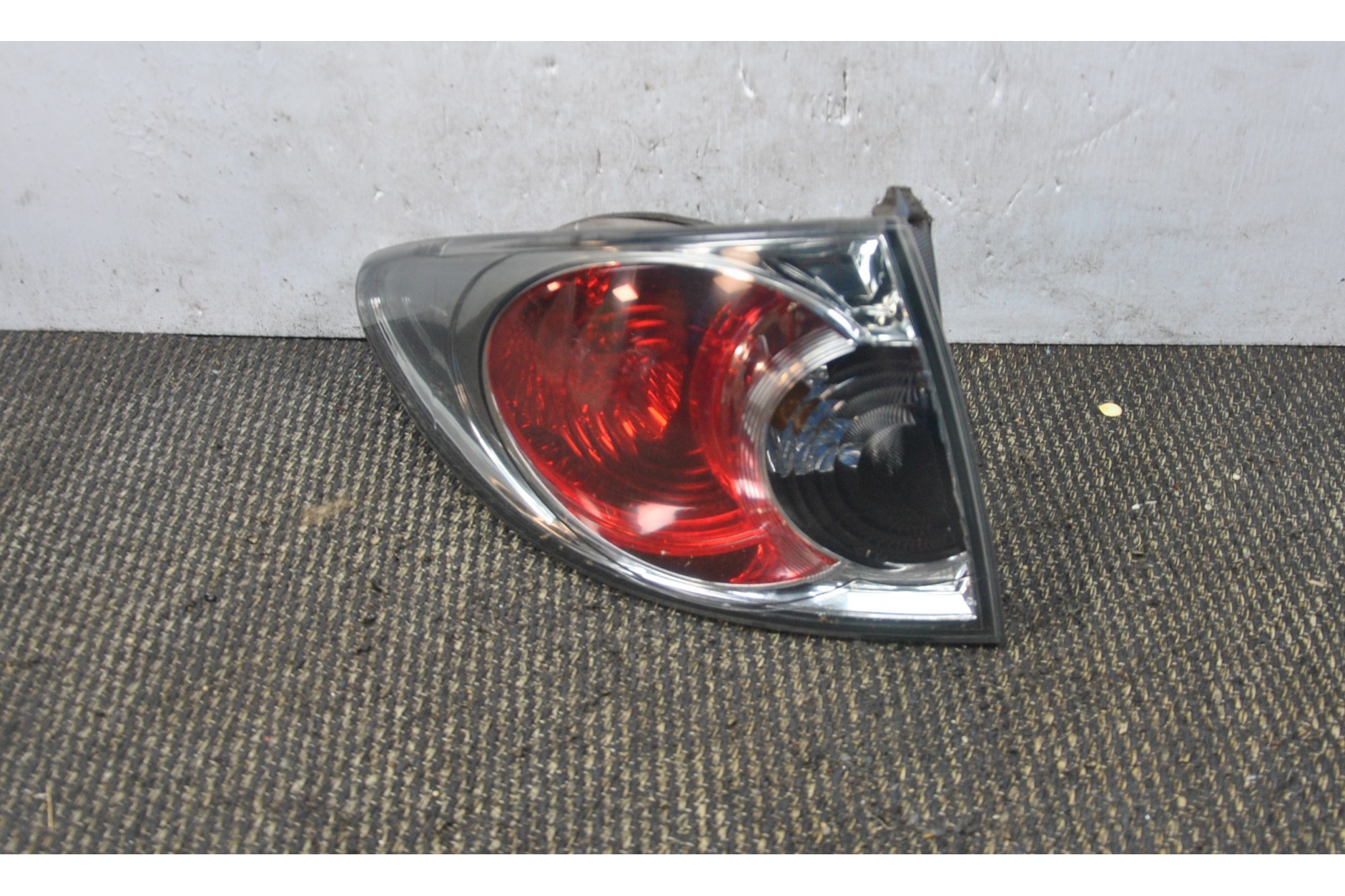 Fanale Stop Posteriore Esterno SX Mazda 6 dal 2002 al 2007 cod. 220-61987L  2411111176962