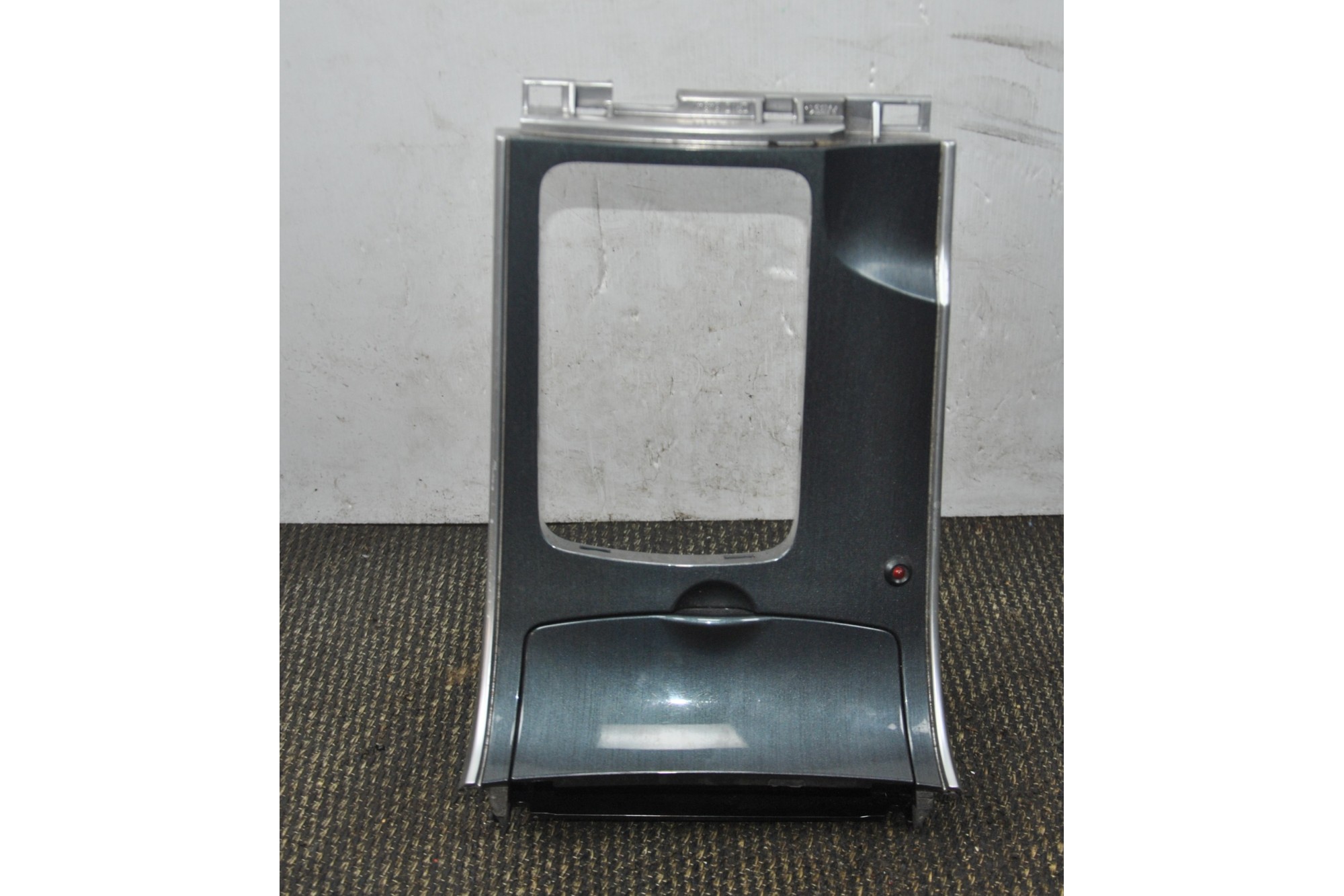 Mascherina Console Centrale Cuffia Cambio Posacenere Mazda 6 dal 2002 al 2007 cod. GJ6A6461Y1  2411111176788