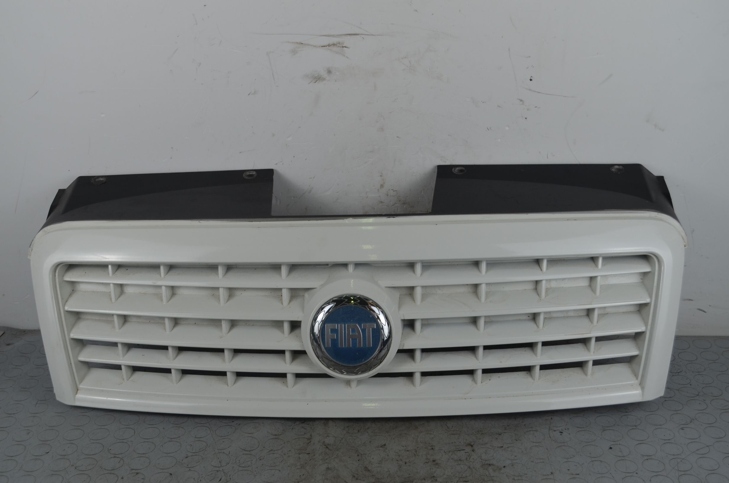 Griglia Anteriore Fiat Doblo dal 2005 al 2009 Cod 735395576