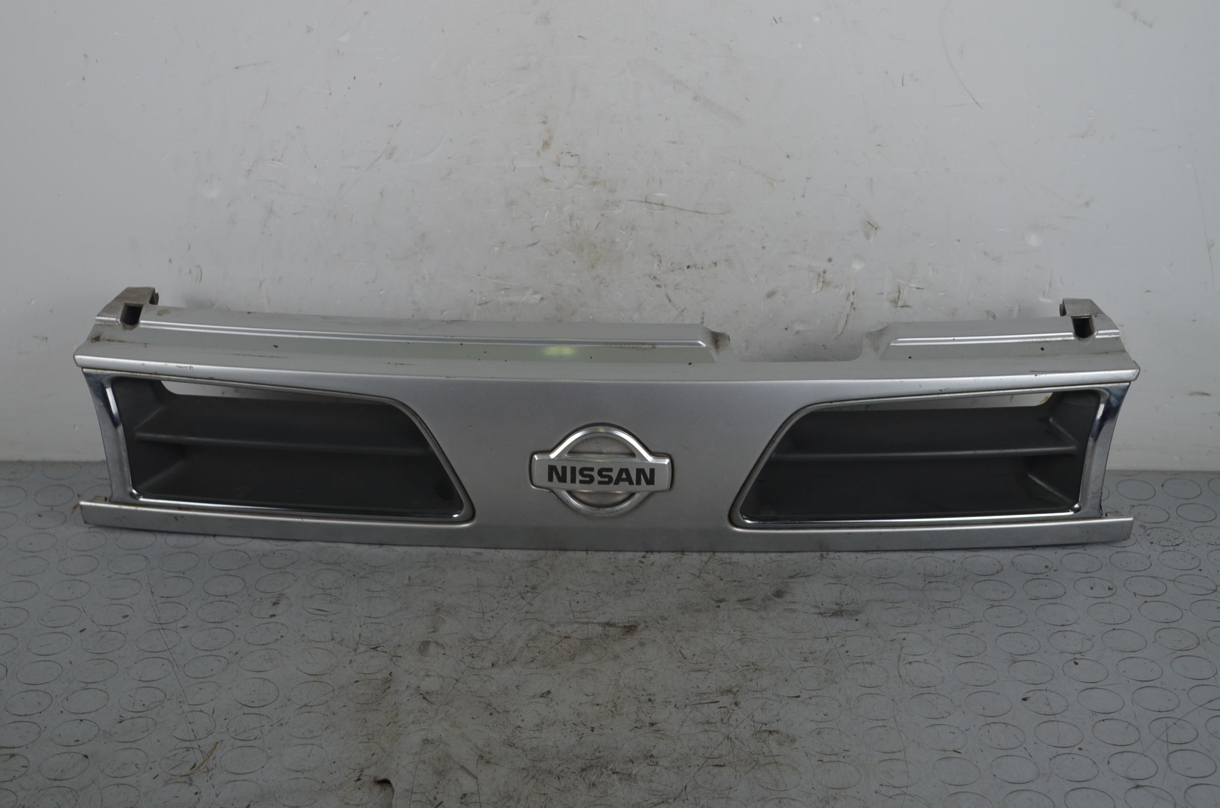 Griglia anteriore Nissan Primera Dal 1990 al 2008 Cod F231096N00