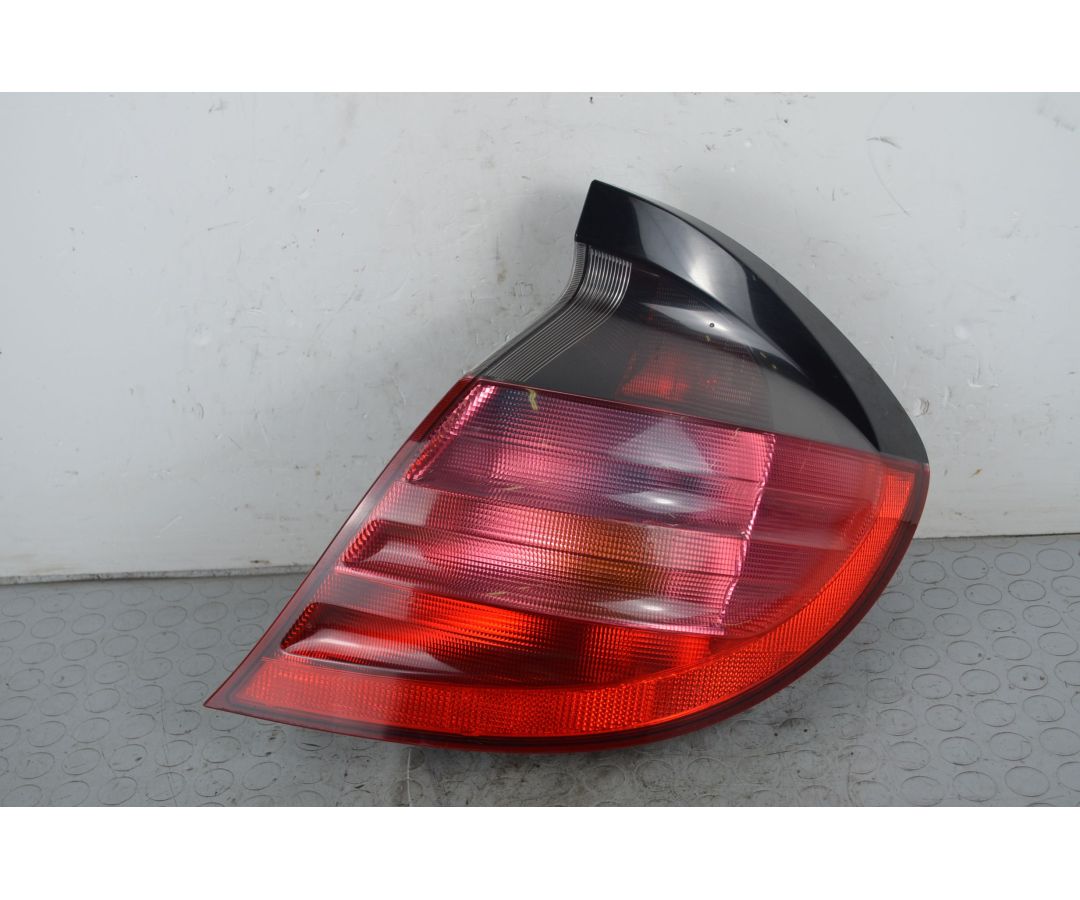Fanale Stop posteriore DX Mercedes Classe C Sportcoupè W203 Dal 2000 al 2007 Cod A2038200664 1723538129133 Fanale Stop posteriore DX Mercedes Classe C Sportcoupè W203 Dal 2000 al 2007 Cod A2038200664 1723538129133