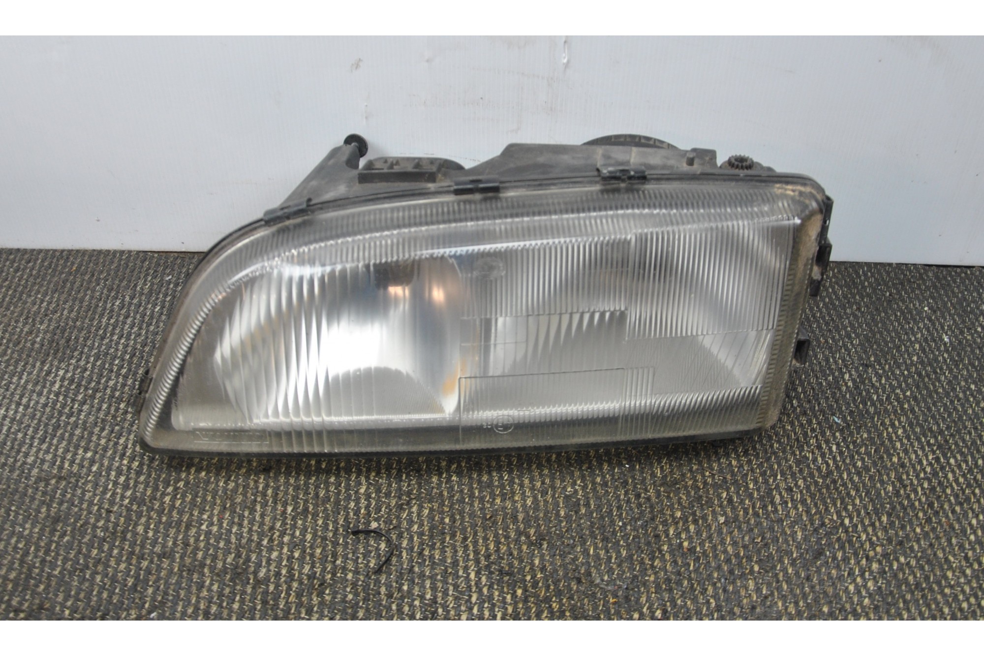 Faro Anteriore SX Volvo V70 dal 1996 al 2000 cod 9169362  2411111177884