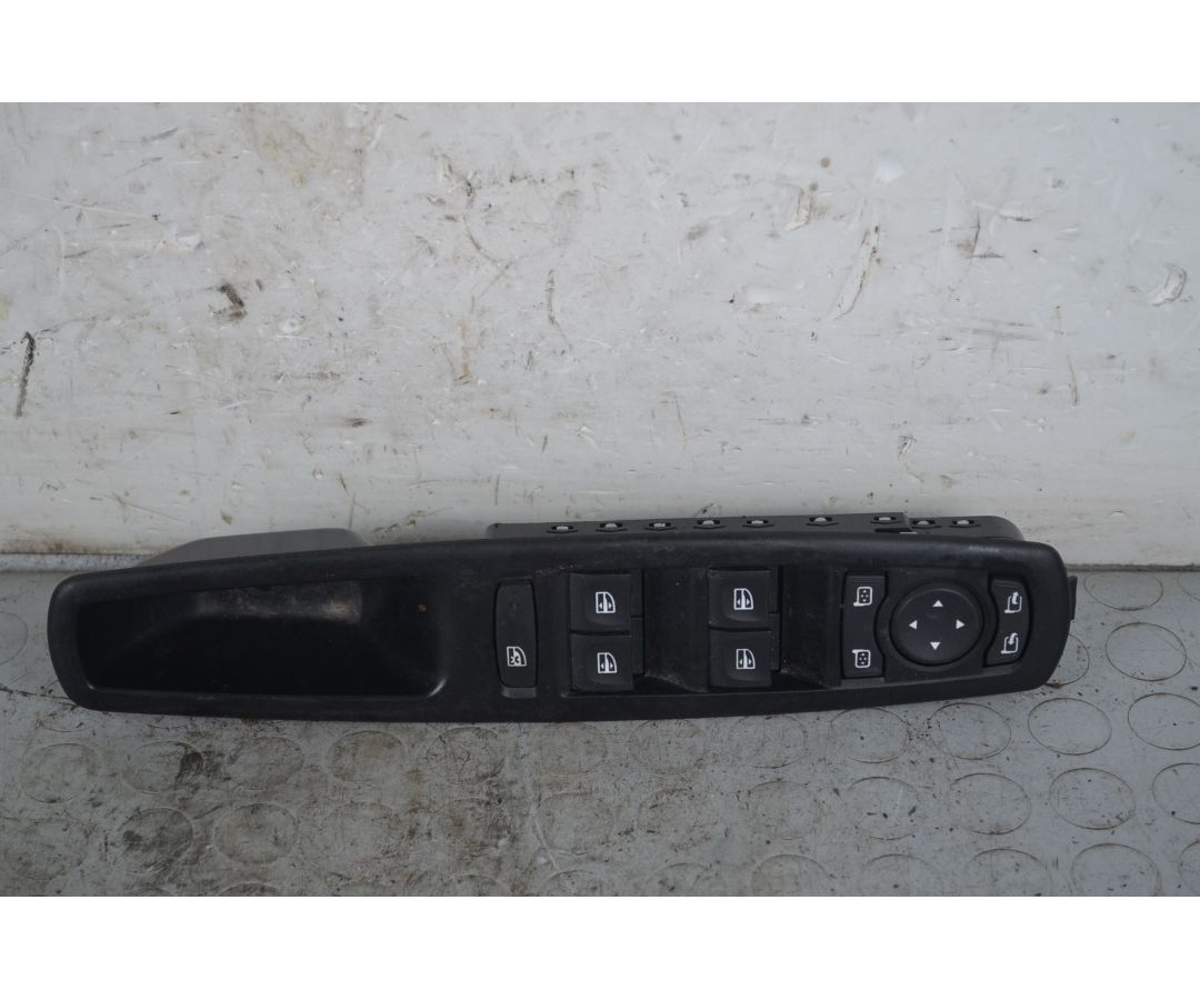 Pulsantiera alzacristalli anteriore SX Renault Scenic III Dal 2009 al 2016 Cod 809610047R 1724336221371 Pulsantiera alzacristalli anteriore SX Renault Scenic III Dal 2009 al 2016 Cod 809610047R 1724336221371