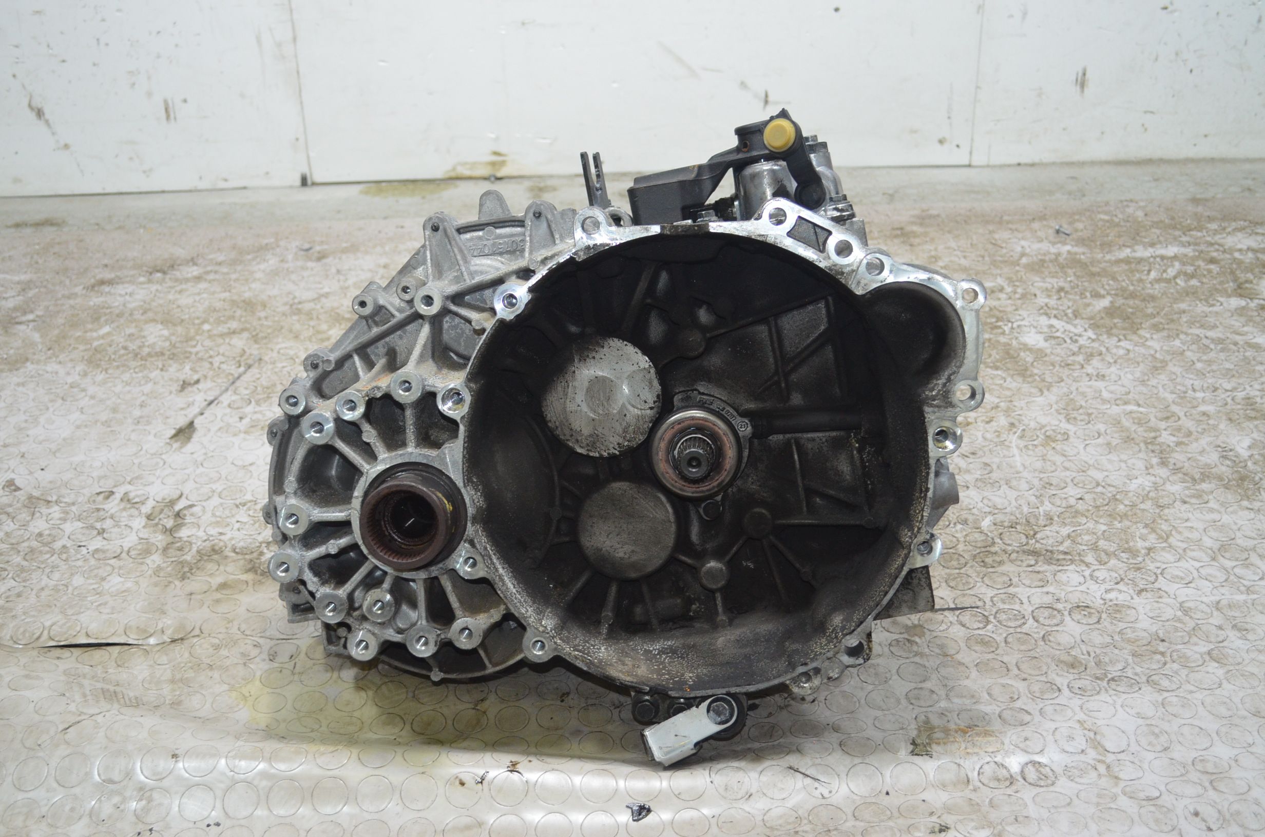 Cambio manuale 6 rapporti Volvo XC70 Dal 2000 al 2007 Cod 566R7002BB Cod