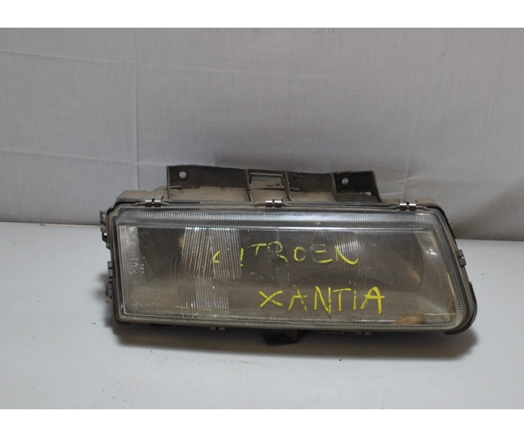 Faro Anteriore SX Citroen Xantia dal 1993 al 2002 Cod 9171104  2411111179024