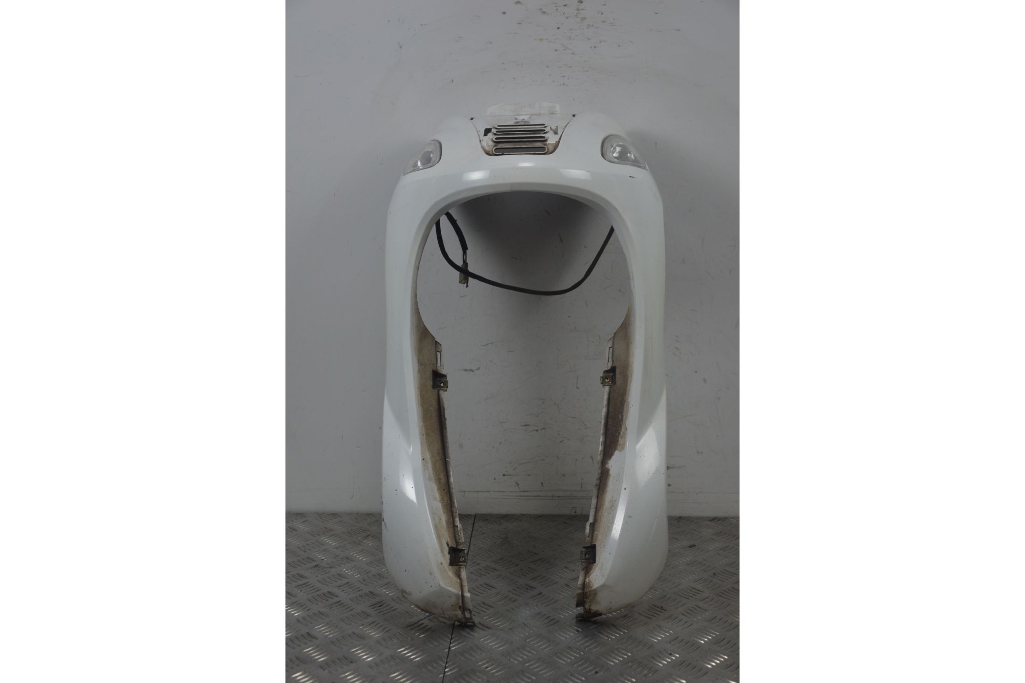 Carena Scudo Anteriore Con Frecce Sym Symphony S 125/ 150 dal 2009 al 2017  1725286706222