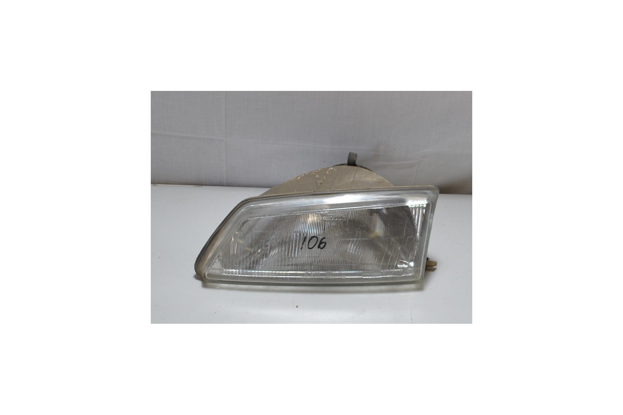 Faro anteriore SX Peugeot 106 dal 1991 al 2004 cod 0247444  2411111179048