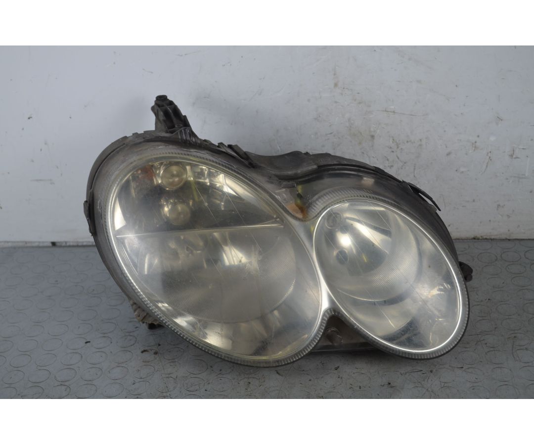 Faro anteriore DX Mercedes CLK W209 Dal 2002 al 2010 Cod A2098202661 1725356864050 Faro anteriore DX Mercedes CLK W209 Dal 2002 al 2010 Cod A2098202661 1725356864050