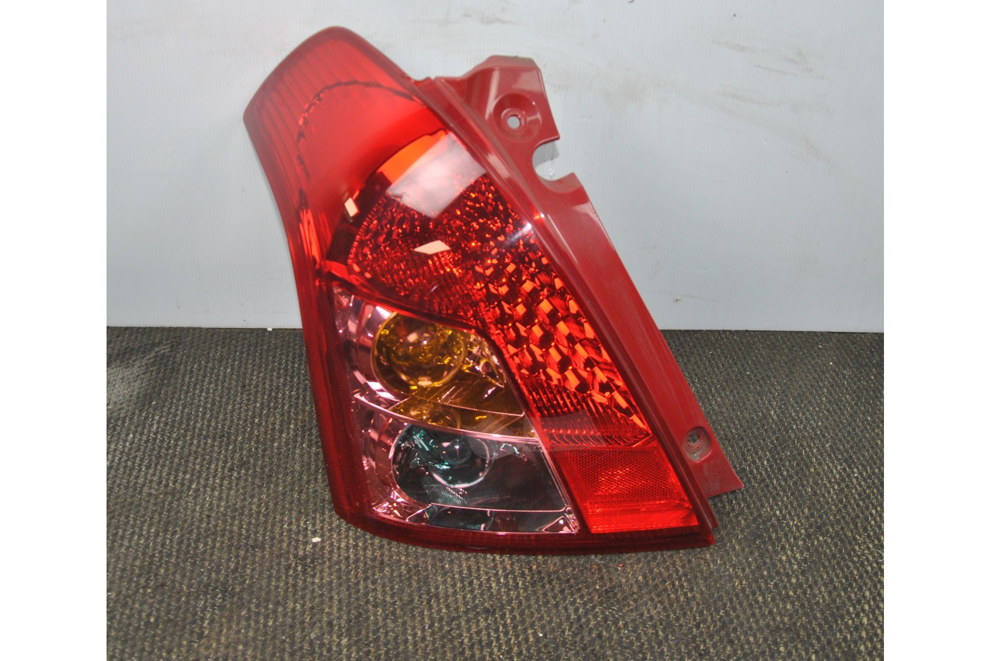 Fanale Stop posteriore SX Suzuki Swift dal 2004 al 2010 Cod 3567072K00000  2411111179437
