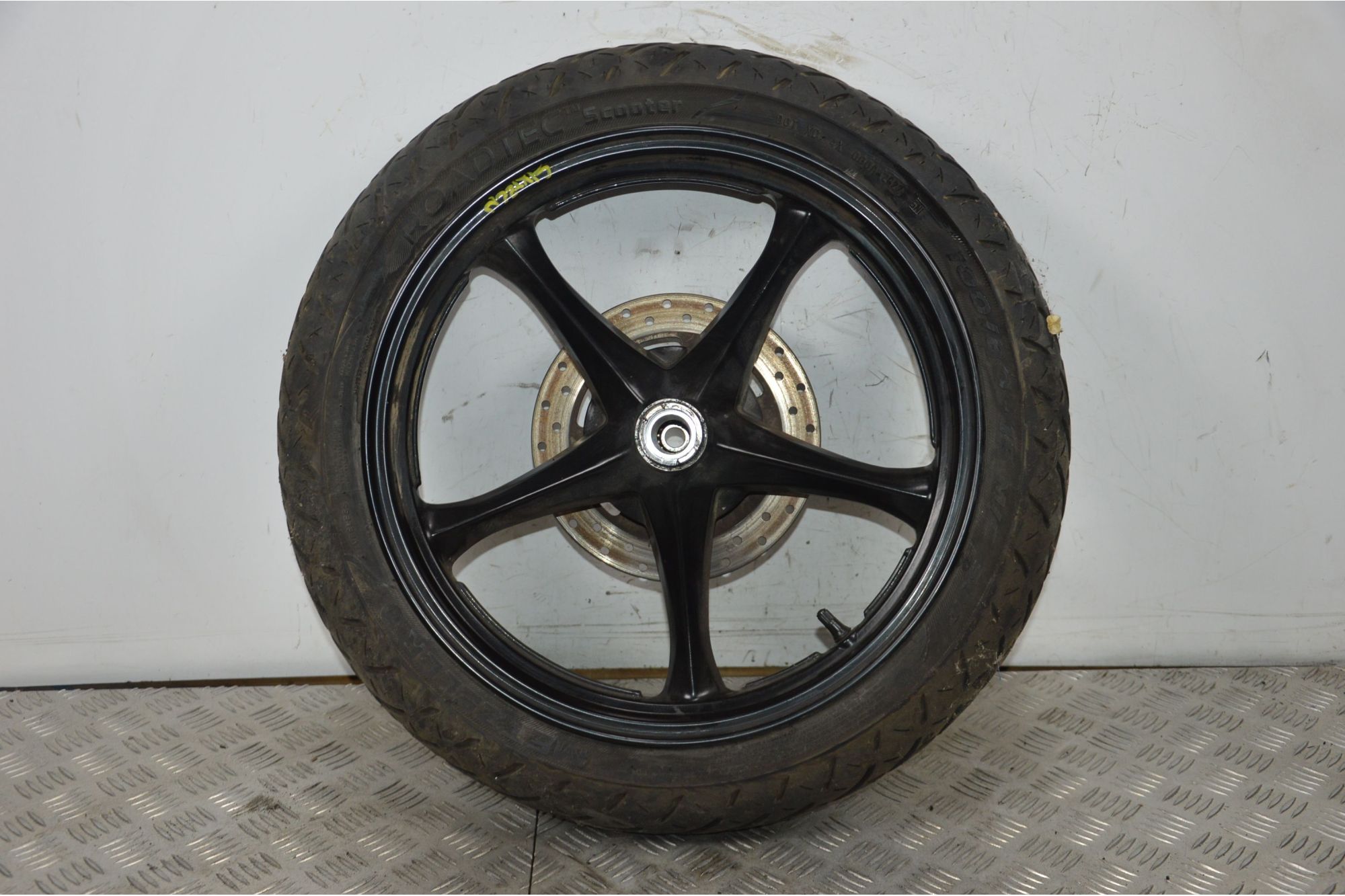 Cerchio Anteriore Suzuki Sixteen 125 / 150 Dal 2007 al 2014  1725633189142