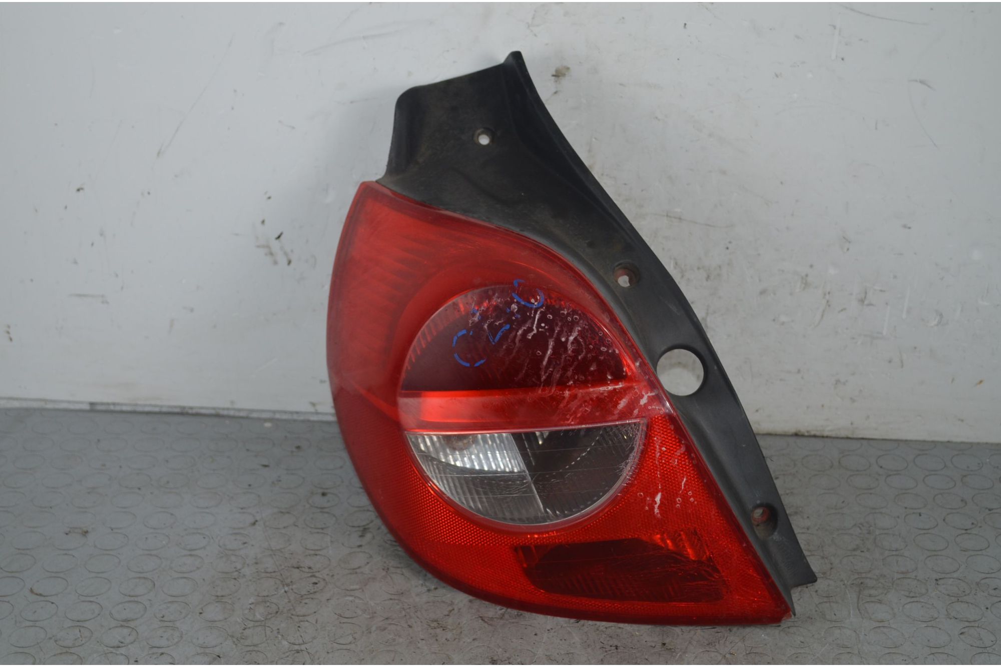 Fanale Stop posteriore SX Renault Clio III Dal 2005 al 2013 Cod 8200459962  1725870336033