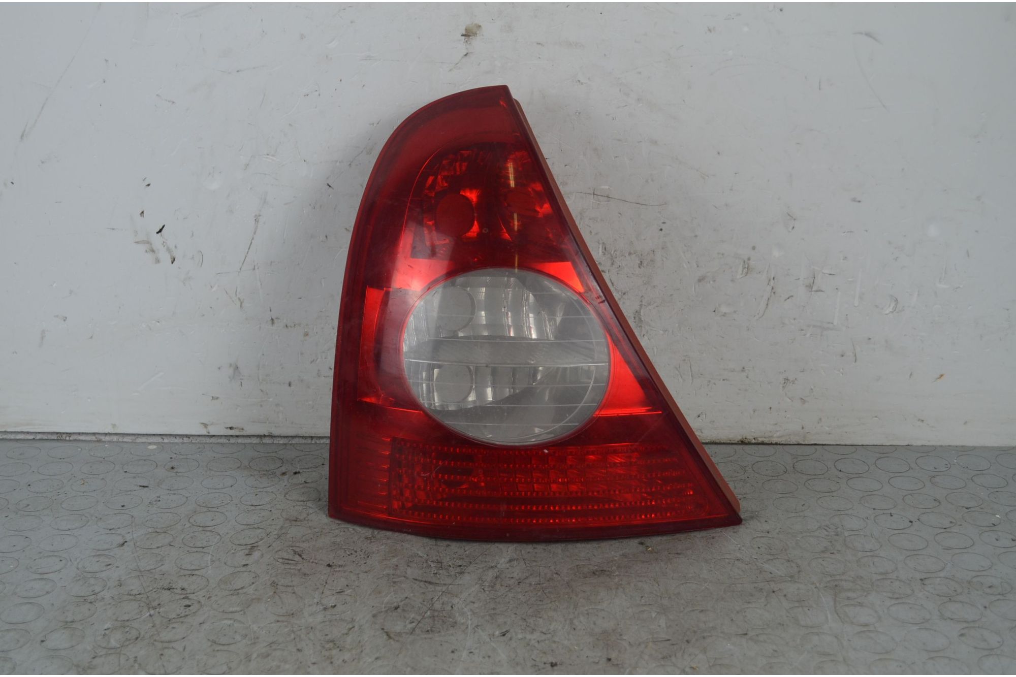 Fanale Stop posteriore SX Renault Clio II Dal 1998 al 2012 Cod 8200917488  1725878122935