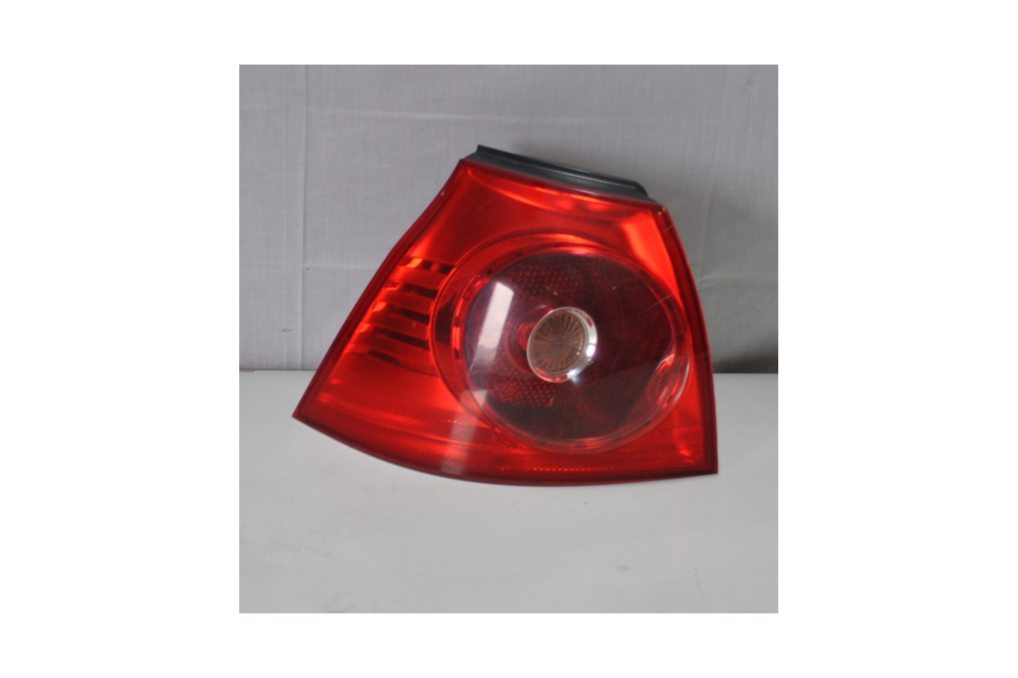 Fanale Stop Posteriore Esterno Sx Volkswagen Golf V dal 2003 al 2008 cod. 02S28490102  2411111180136