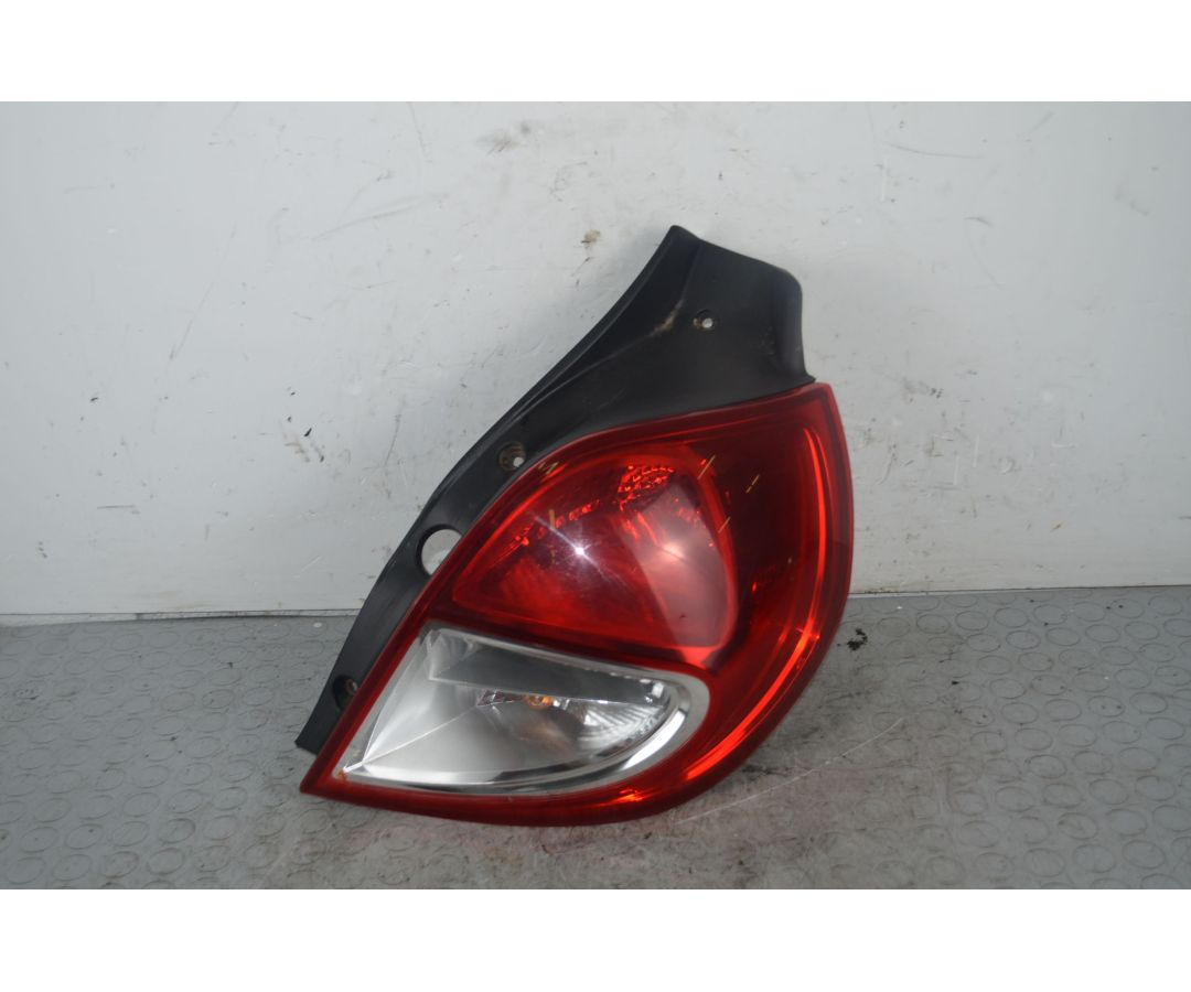 Fanale Stop posteriore DX Renault Clio III Dal 2005 al 2013 Cod 8200886946 1726469368169 Fanale Stop posteriore DX Renault Clio III Dal 2005 al 2013 Cod 8200886946 1726469368169