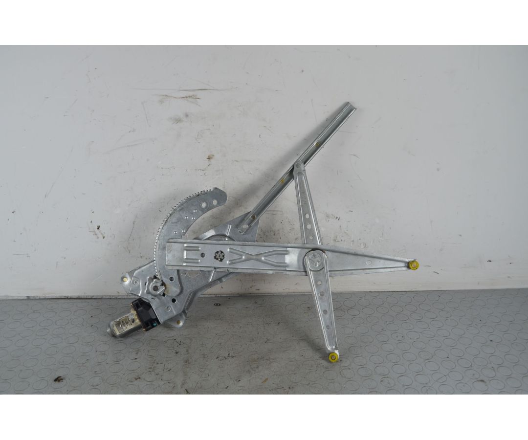 Motorino Alzavetri anteriore SX Renault Kangoo Dal 1997 al 2007 Cod 400663T1 1726649902190 Motorino Alzavetri anteriore SX Renault Kangoo Dal 1997 al 2007 Cod 400663T1 1726649902190