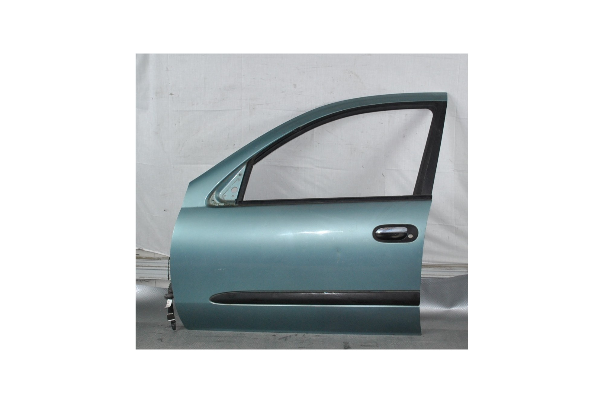 Portiera sportello anteriore SX Nissan Almera Dal 2000 al 2006  2411111181706