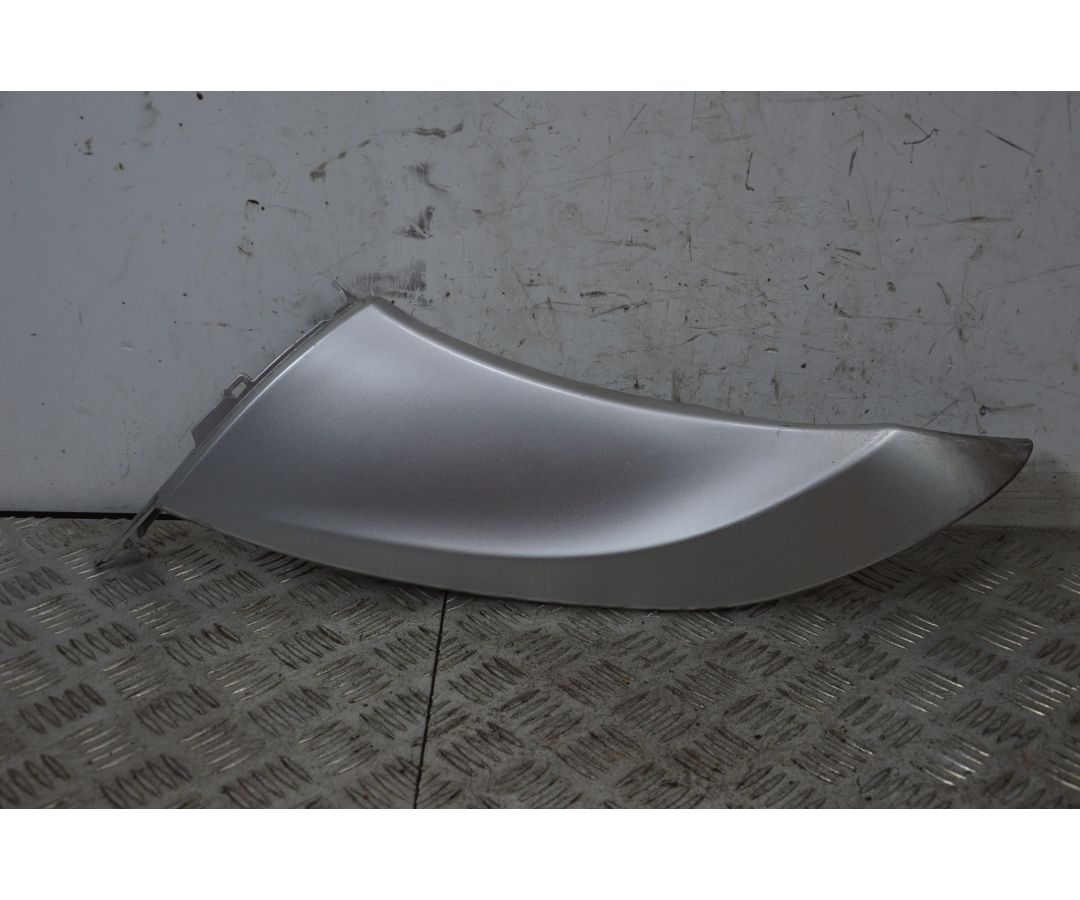 Carena Fianchetto Anteriore Destro DX Yamaha Xenter 125 / 150 Dal 2011 al 2018 1727347265693 Carena Fianchetto Anteriore Destro DX Yamaha Xenter 125 / 150 Dal 2011 al 2018 1727347265693