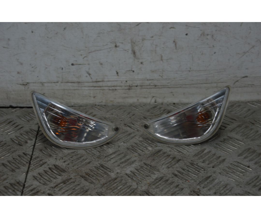 Coppia Frecce Posteriore Piaggio Vespa LX 125 / 150 Dal 2005 al 2011 1727348001085 Coppia Frecce Posteriore Piaggio Vespa LX 125 / 150 Dal 2005 al 2011 1727348001085