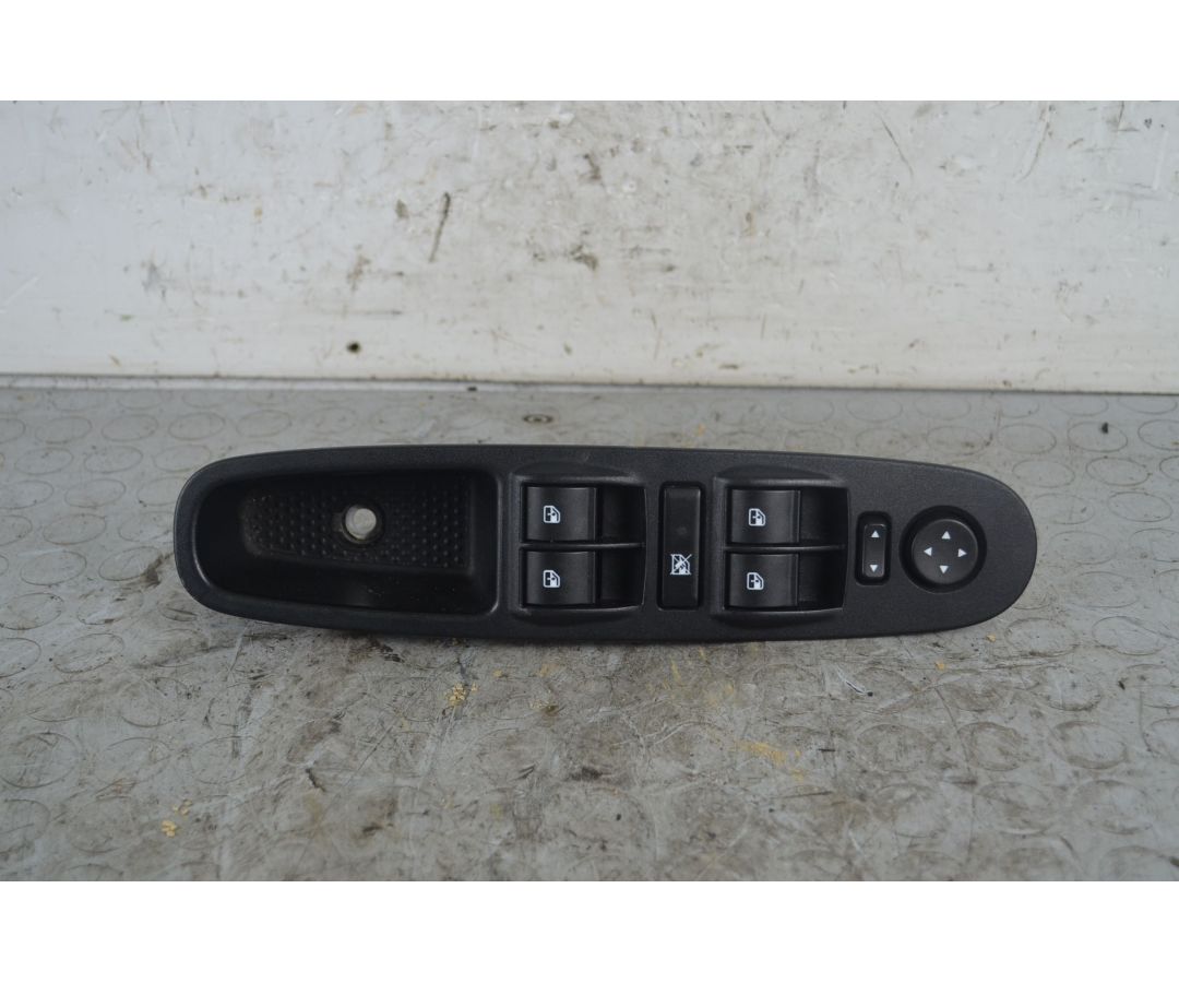 Pulsantiera alzacristalli anteriore SX Lancia Ypsilon Dal 2011 al 2016 Cod 735531346 1727777727532 Pulsantiera alzacristalli anteriore SX Lancia Ypsilon Dal 2011 al 2016 Cod 735531346 1727777727532