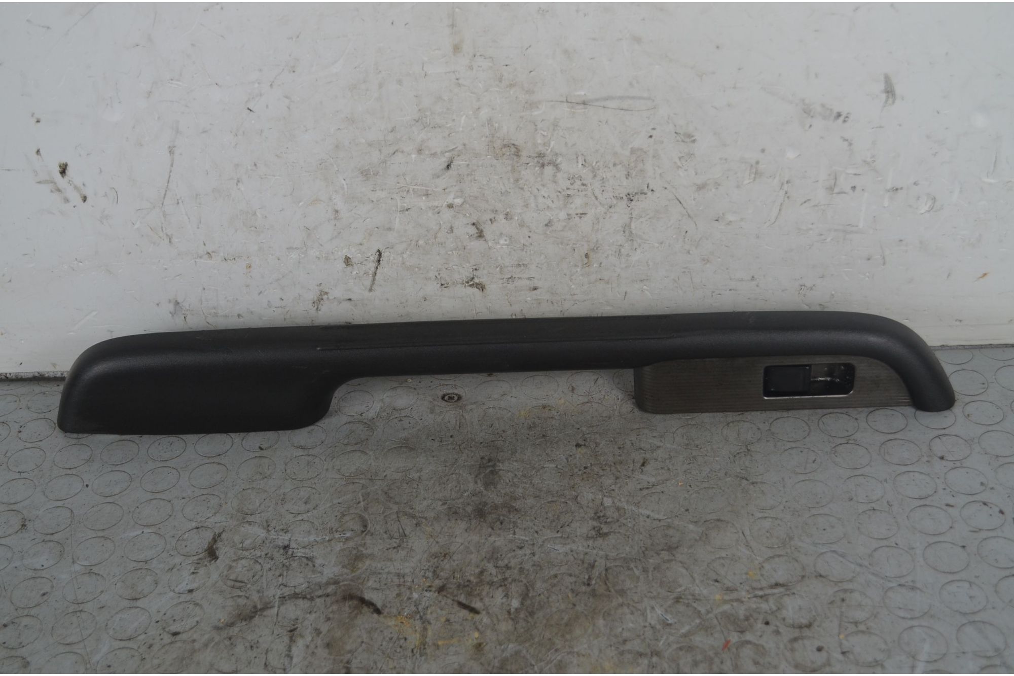 Pulsantiera Alzacristalli anteriore DX Nissan X-Trail Dal 2001 al 2007 Cod 829488H300X  1727862227220
