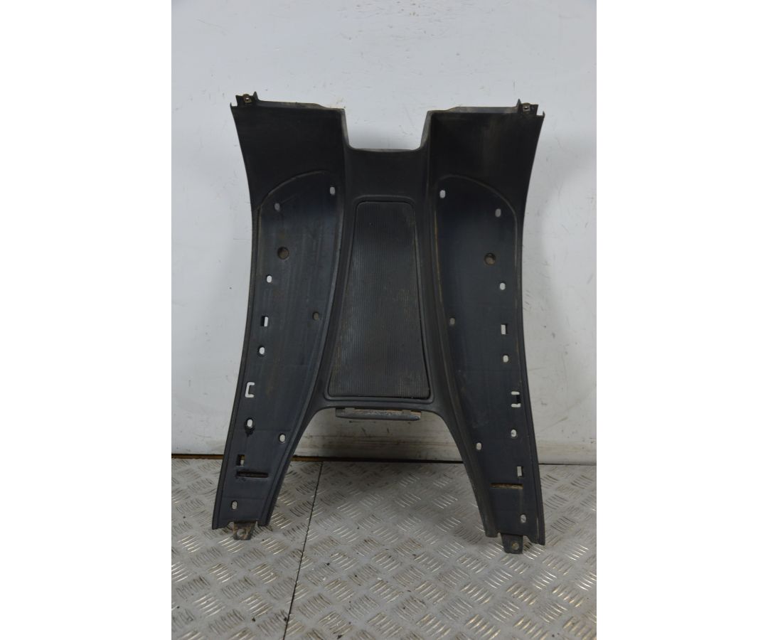 Carena Pedana Poggiapiedi Piaggio Vespa ET2 / ET4 / 50 / 125 / 150 dal 1996 al 2006 1728551684164 Carena Pedana Poggiapiedi Piaggio Vespa ET2 / ET4 / 50 / 125 / 150 dal 1996 al 2006 1728551684164