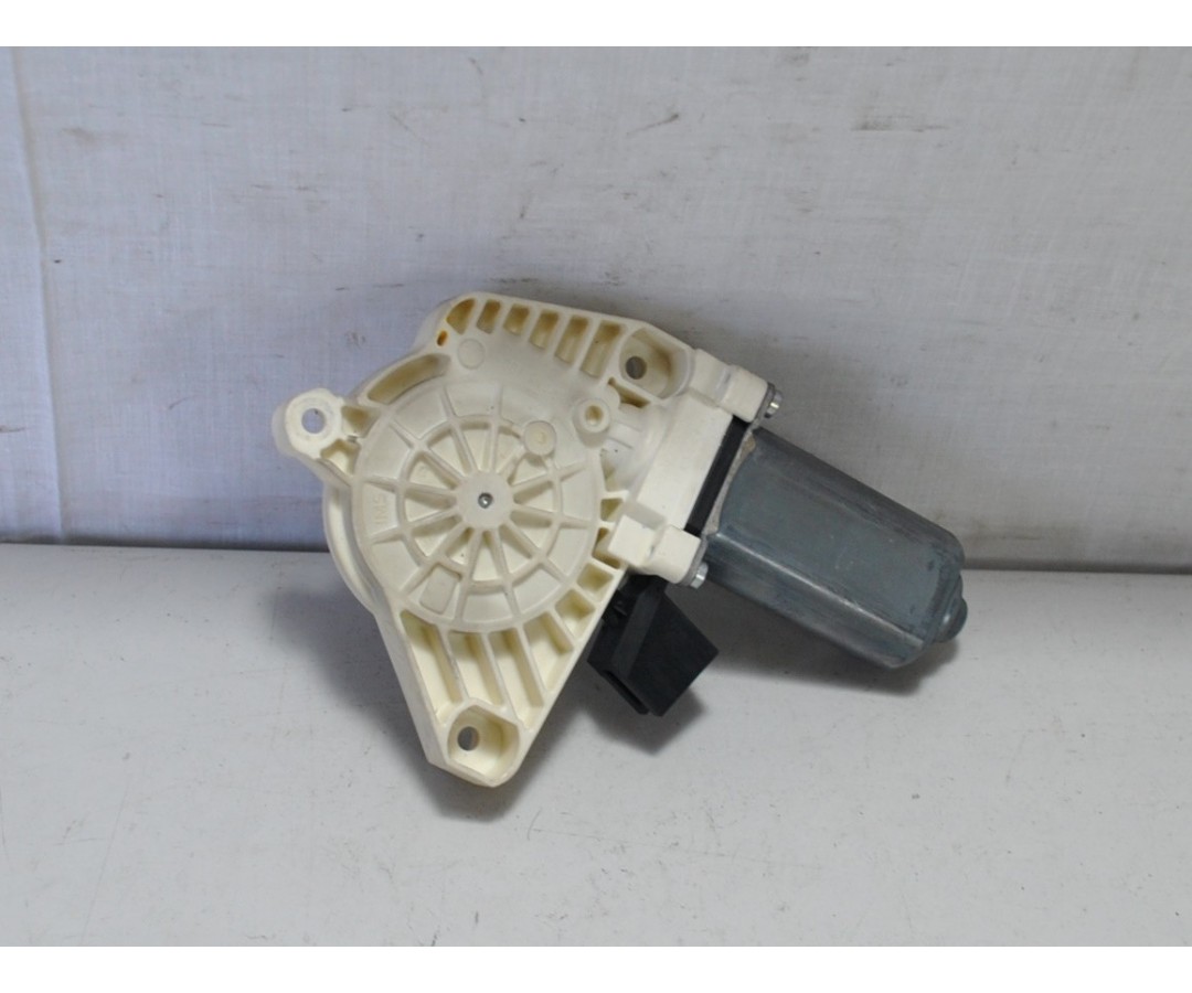 Motorino alzacristallo anteriore DX Mercedes Classe A W169 dal 2004 al 2012 cod 77A-60131-02  2411111184462