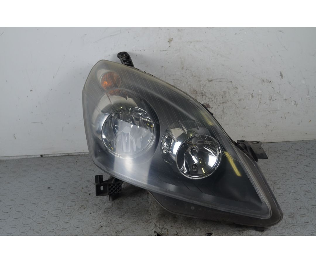 Faro Anteriore DX Opel Zafira B Dal 2005 al 2014 Cod 93192444 1729089725220 Faro Anteriore DX Opel Zafira B Dal 2005 al 2014 Cod 93192444 1729089725220