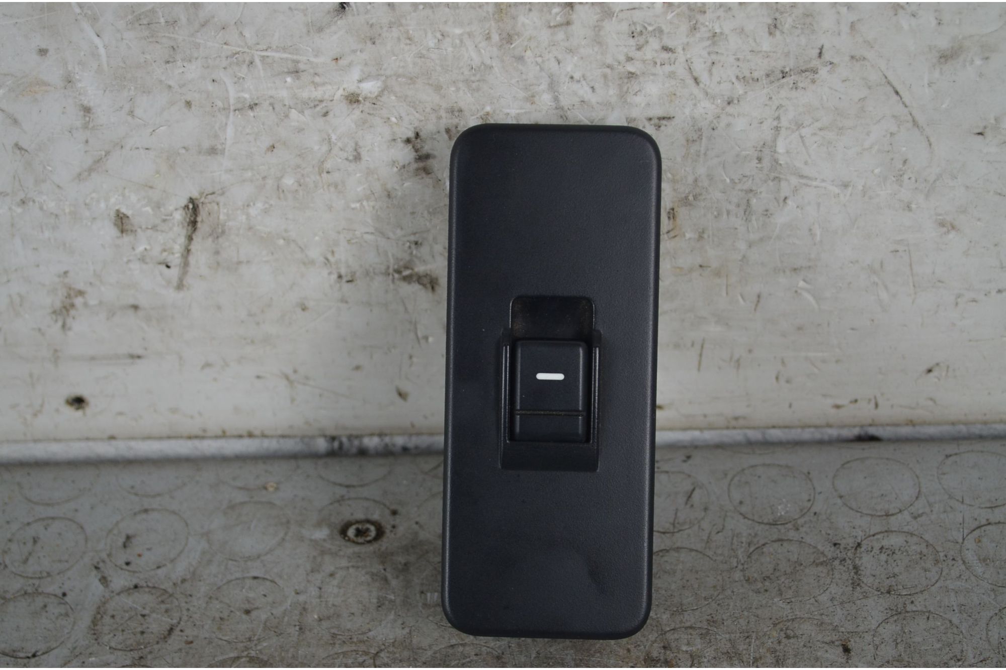 Pulsantiera Alzacristalli anteriore DX Land Rover Discovery III Dal 2004 al 2010 Cod YUD501070PVJ  1729666773569