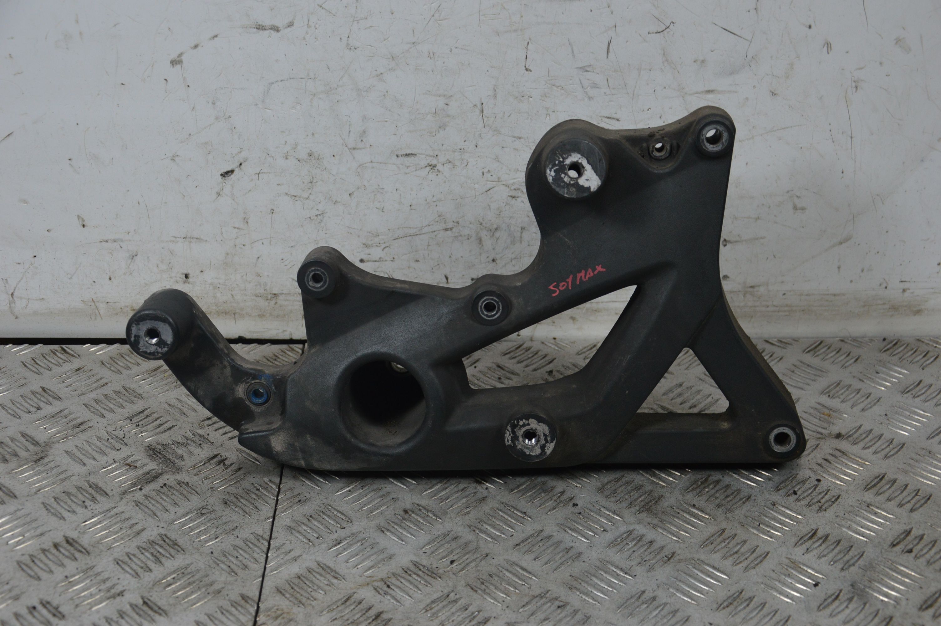 Staffa Supporto Marmitta Sym Joymax 300 Dal 2012 al 2018