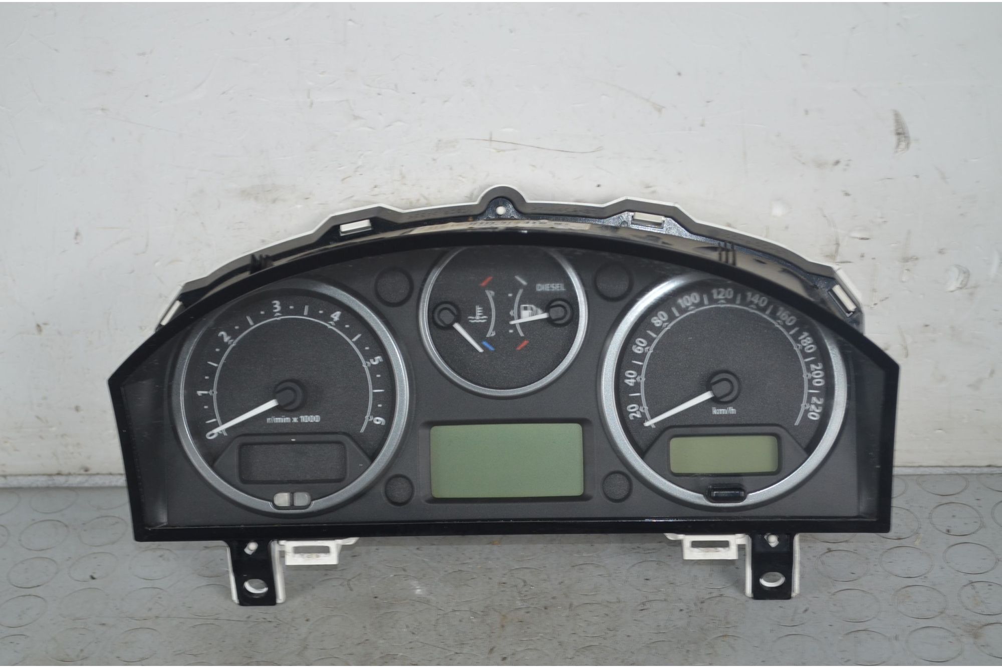 Strumentazione Contachilometri Completa Land Rover Discovery III Dal 2004 al 2009 Cod YAC500047  1729843334552
