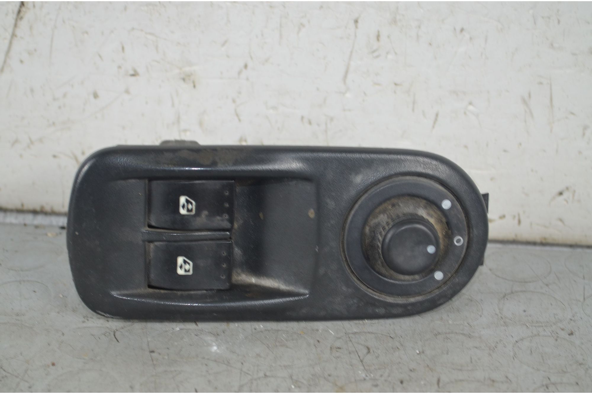 Pulsantiera Alzacristalli anteriore SX Renault Trafic Dal 2001 al 2014 Cod 8200011867  1729851748181