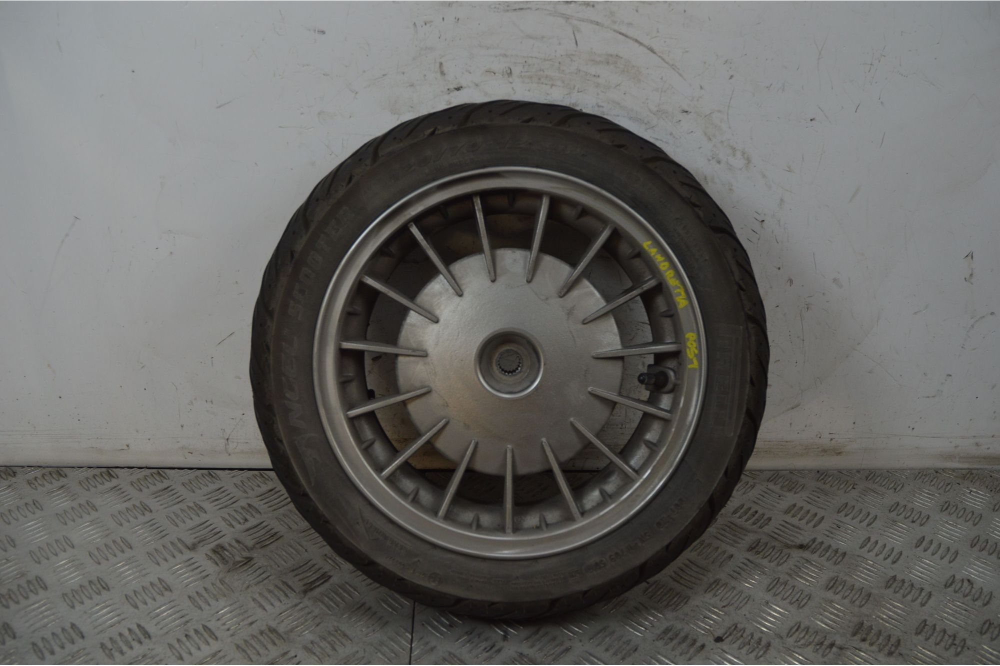Cerchio posteriore Lambretta V 50 Special Dal 2021 al 2024  1730279632426