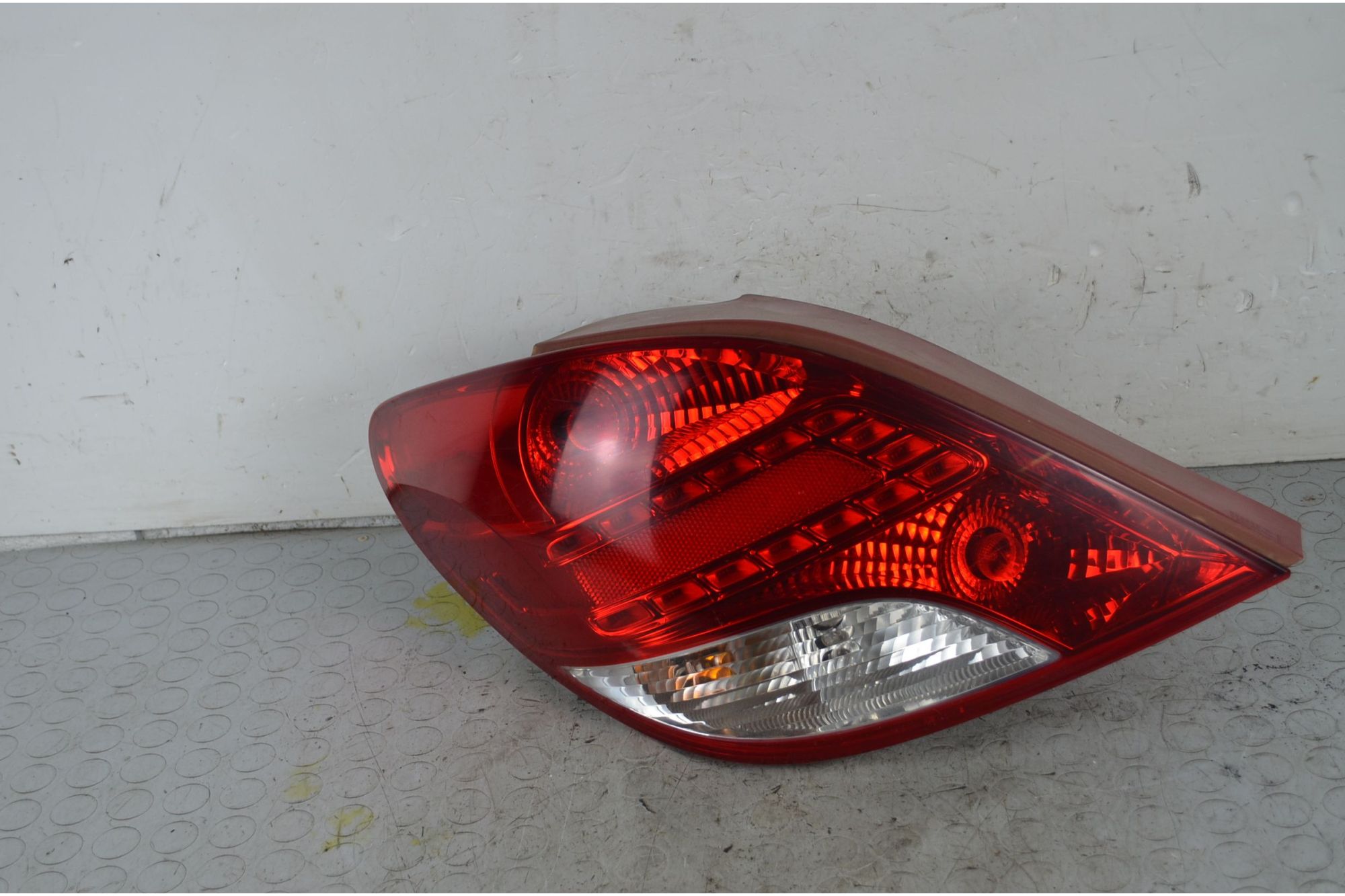 Fanale Stop Posteriore SX Peugeot 207 Dal 2009 al 2015 Cod 6350HQ  1730285542108