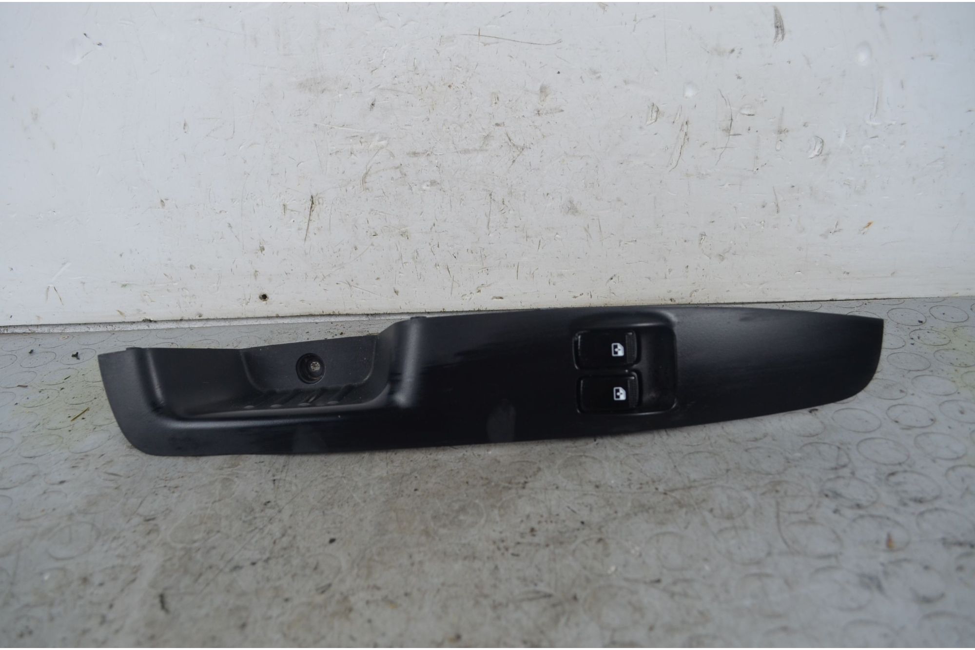 Pulsantiera Alzacristalli anteriore SX Hyundai i10 Dal 2008 al 2014 Cod 82730-0X020  1730799214591